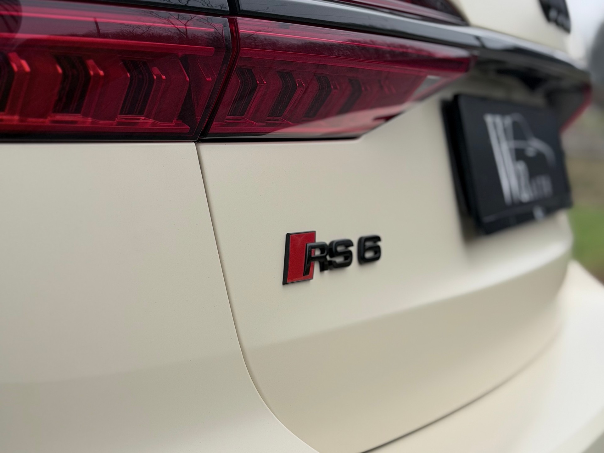 AUDI RS6 Avant 4.0 TFSI V8 quattro-showroom-element-2