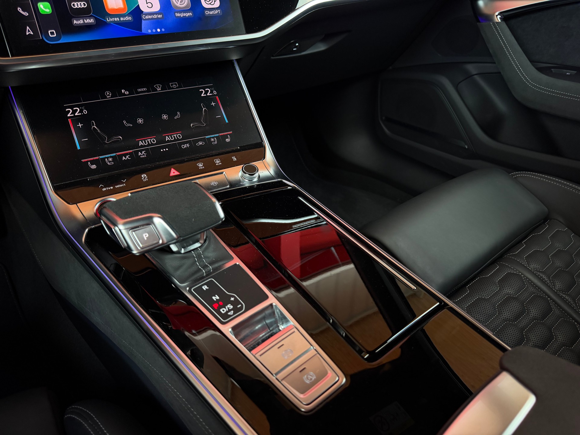 AUDI RS6 Avant 4.0 TFSI V8 Performance quattro *AHK*-image-10