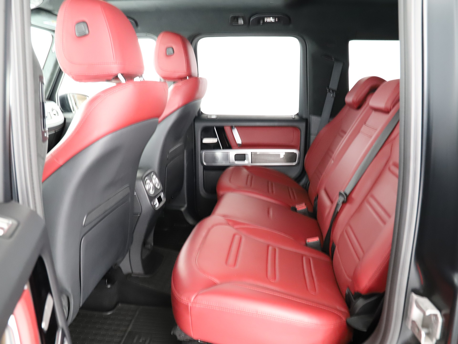 MERCEDES-BENZ G 450d 9G-Tronic-image-12