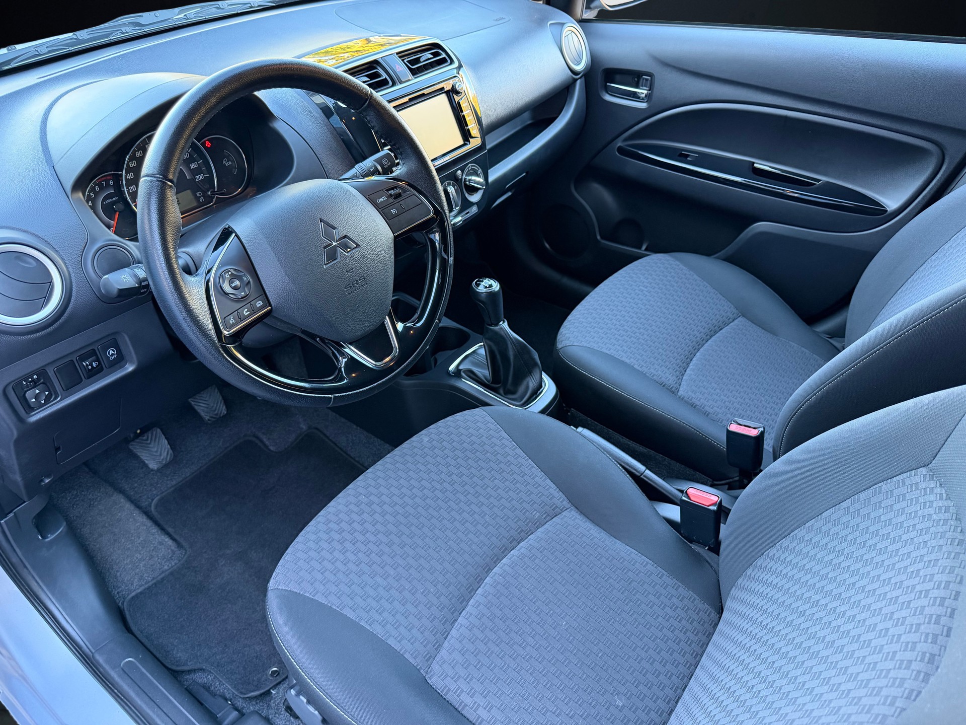 MITSUBISHI Space Star 1.2 Value Anniversary-image-4