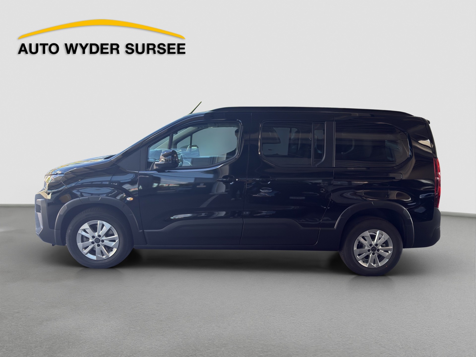 PEUGEOT Rifter Long 1.5 BlueHDi 130 Family Edition-image-2