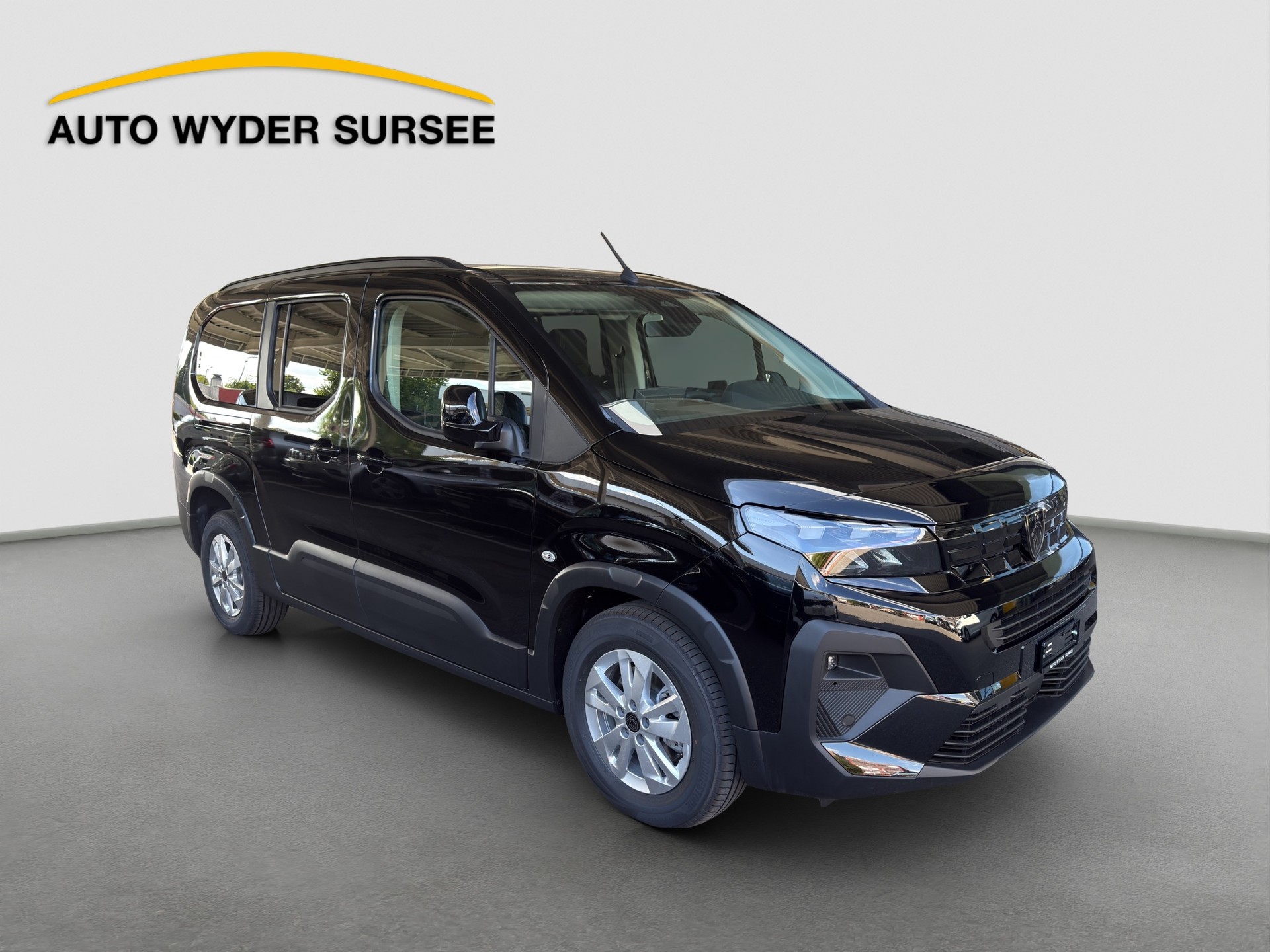 PEUGEOT Rifter Long 1.5 BlueHDi 130 Family Edition-image-7