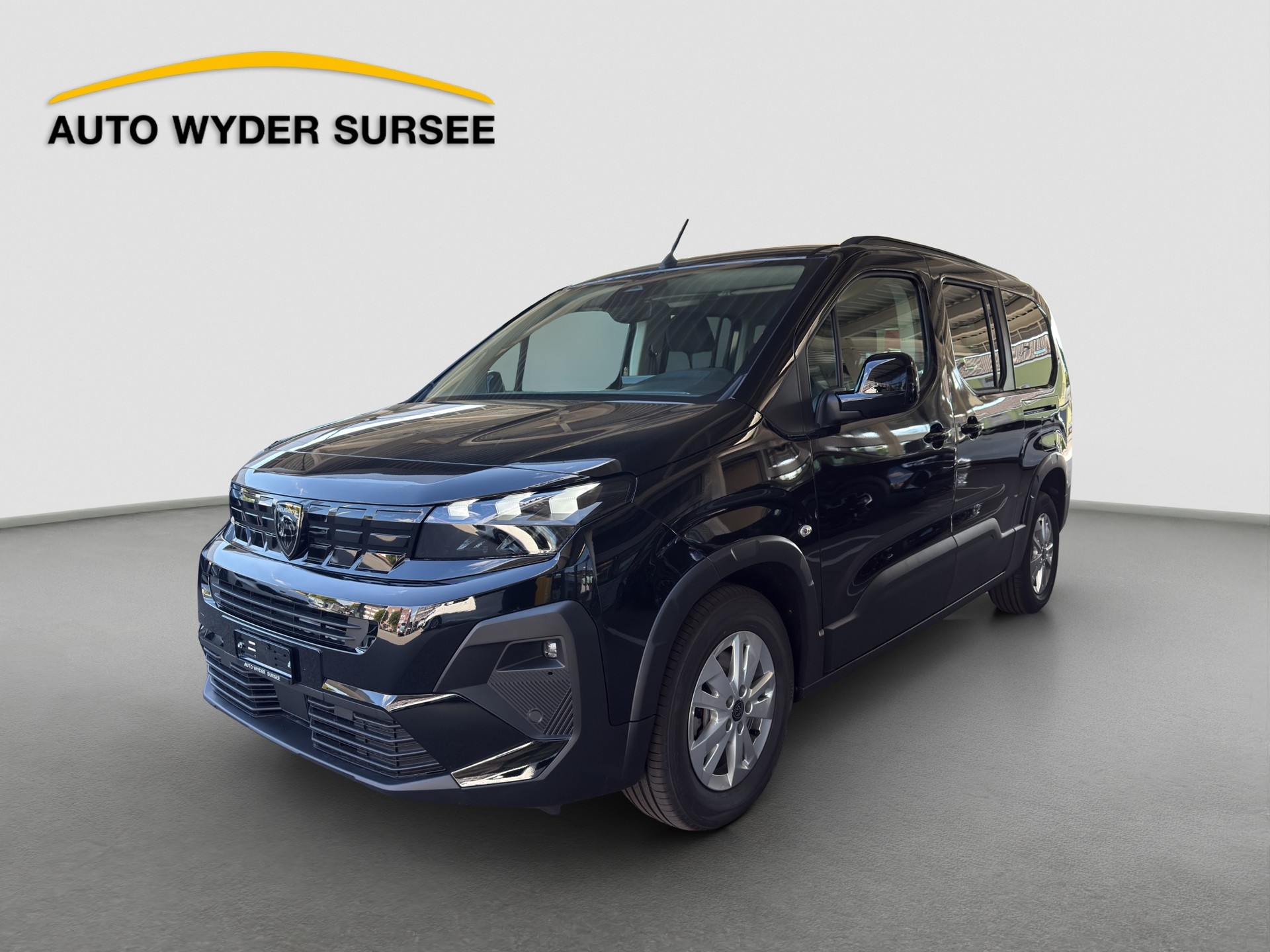 PEUGEOT Rifter Long 1.5 BlueHDi 130 Family Edition-image-0