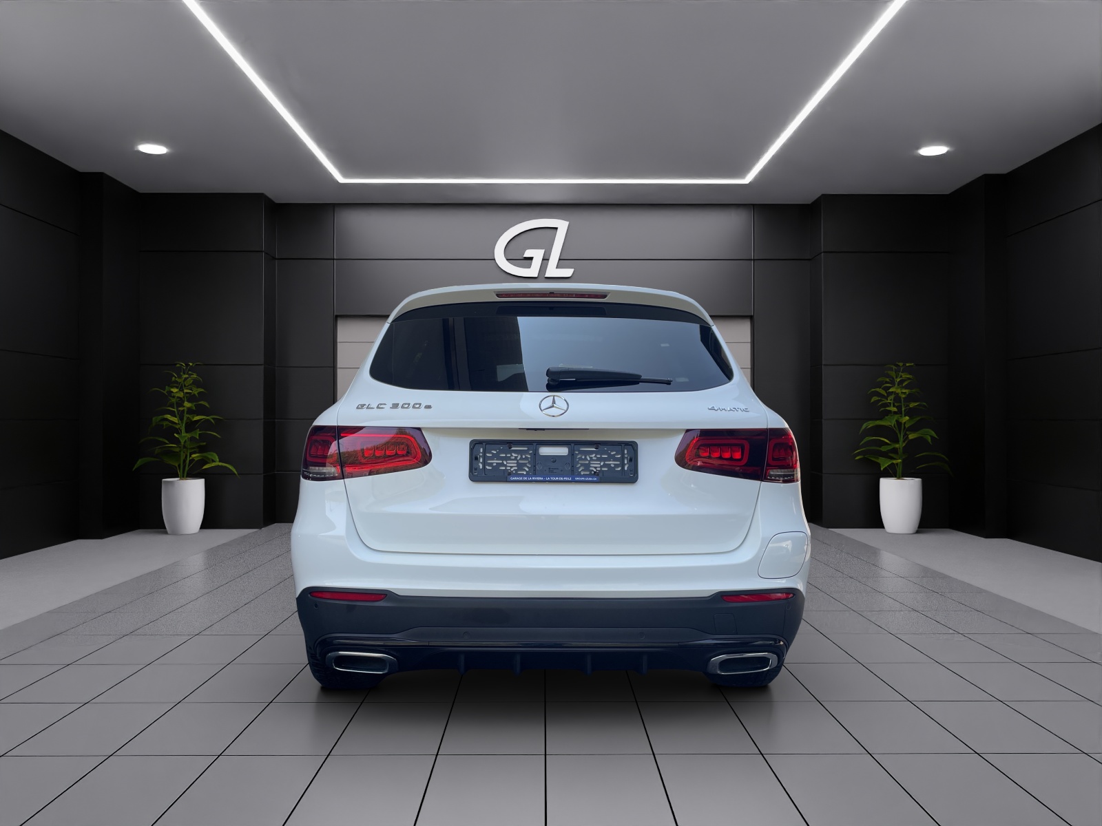 MERCEDES-BENZ GLC 300 e AMG Line Plus 4Matic 9G-Tronic-image-4