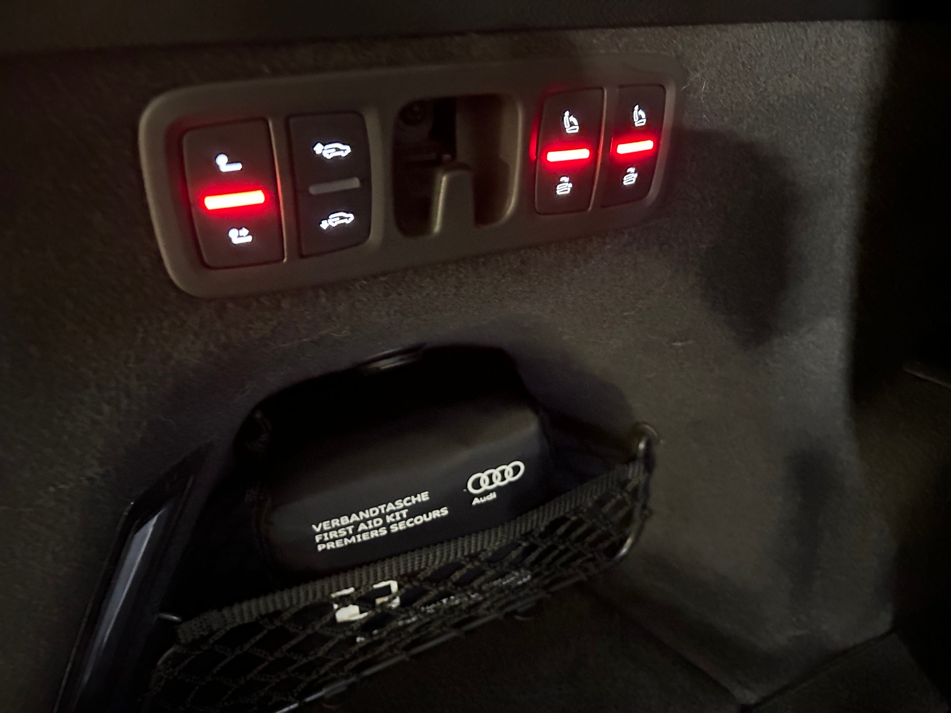 AUDI Q7 50 TDI quattro S Line tiptronic -7 Sitze-AHK-Standheizung-Schiebedach--image-25