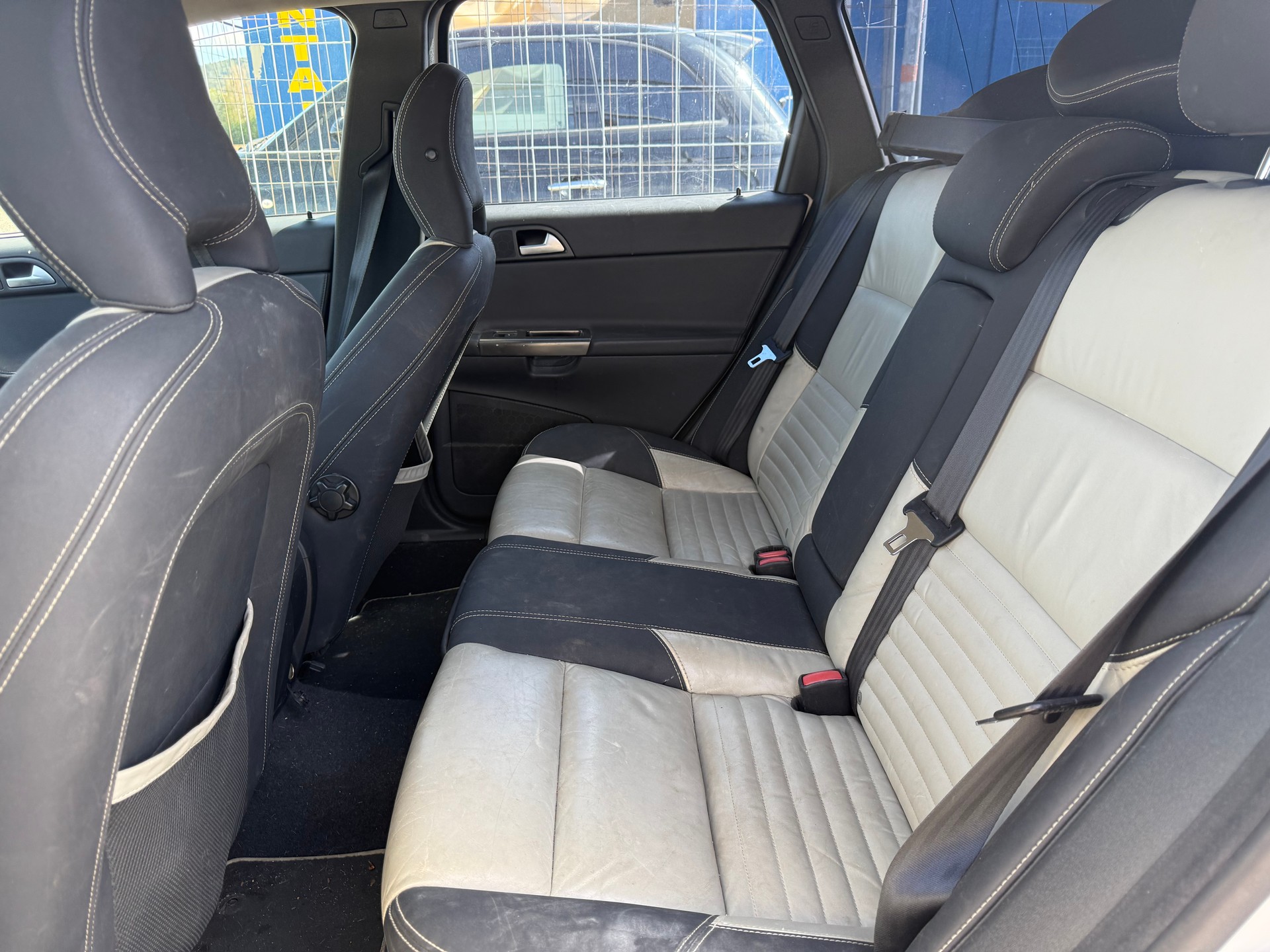 VOLVO V50 D3 R-Design-image-10
