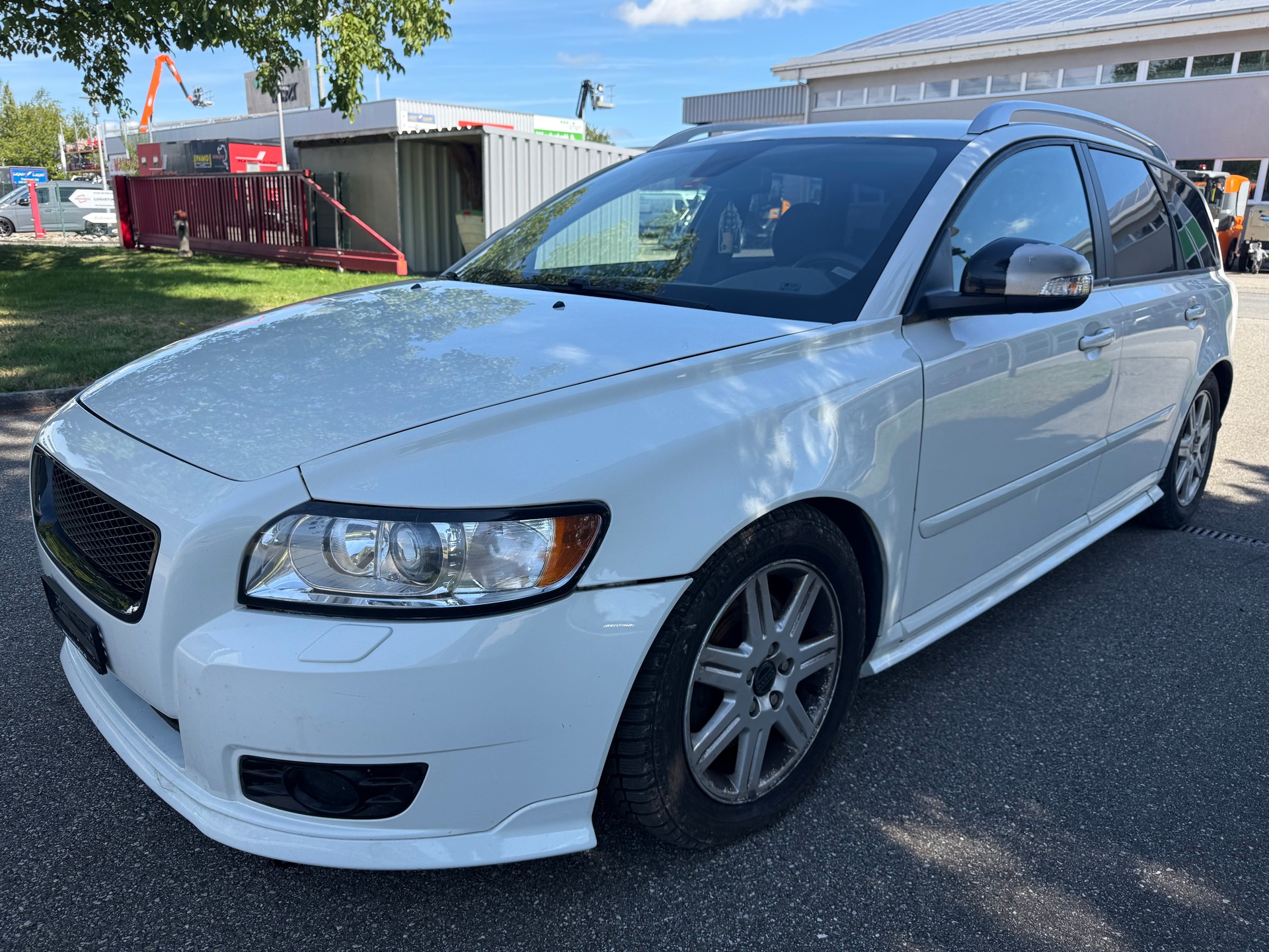 VOLVO V50 D3 R-Design-image-5