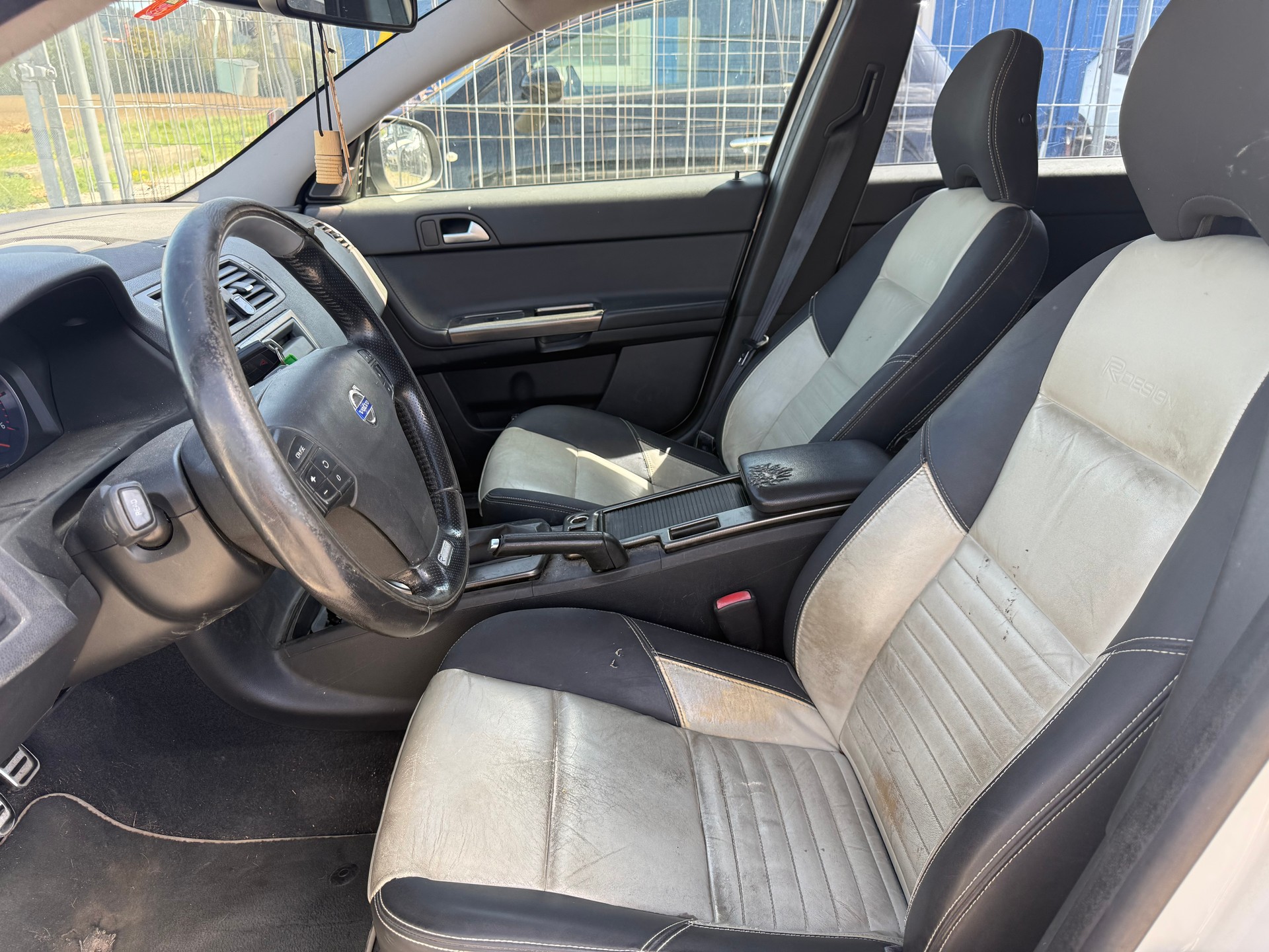 VOLVO V50 D3 R-Design-image-8