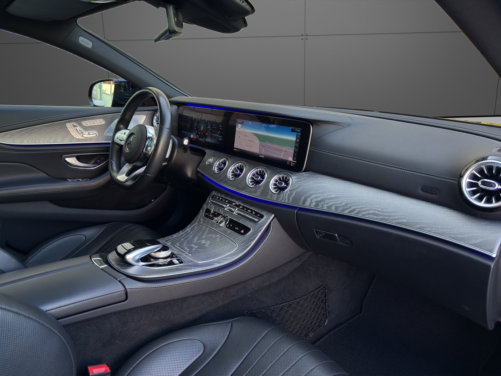 MERCEDES-BENZ CLS 400 d AMG Line 4Matic 9G-Tronic-image-9