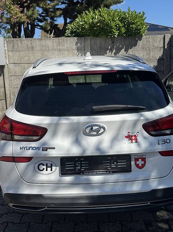HYUNDAI i30-image-2