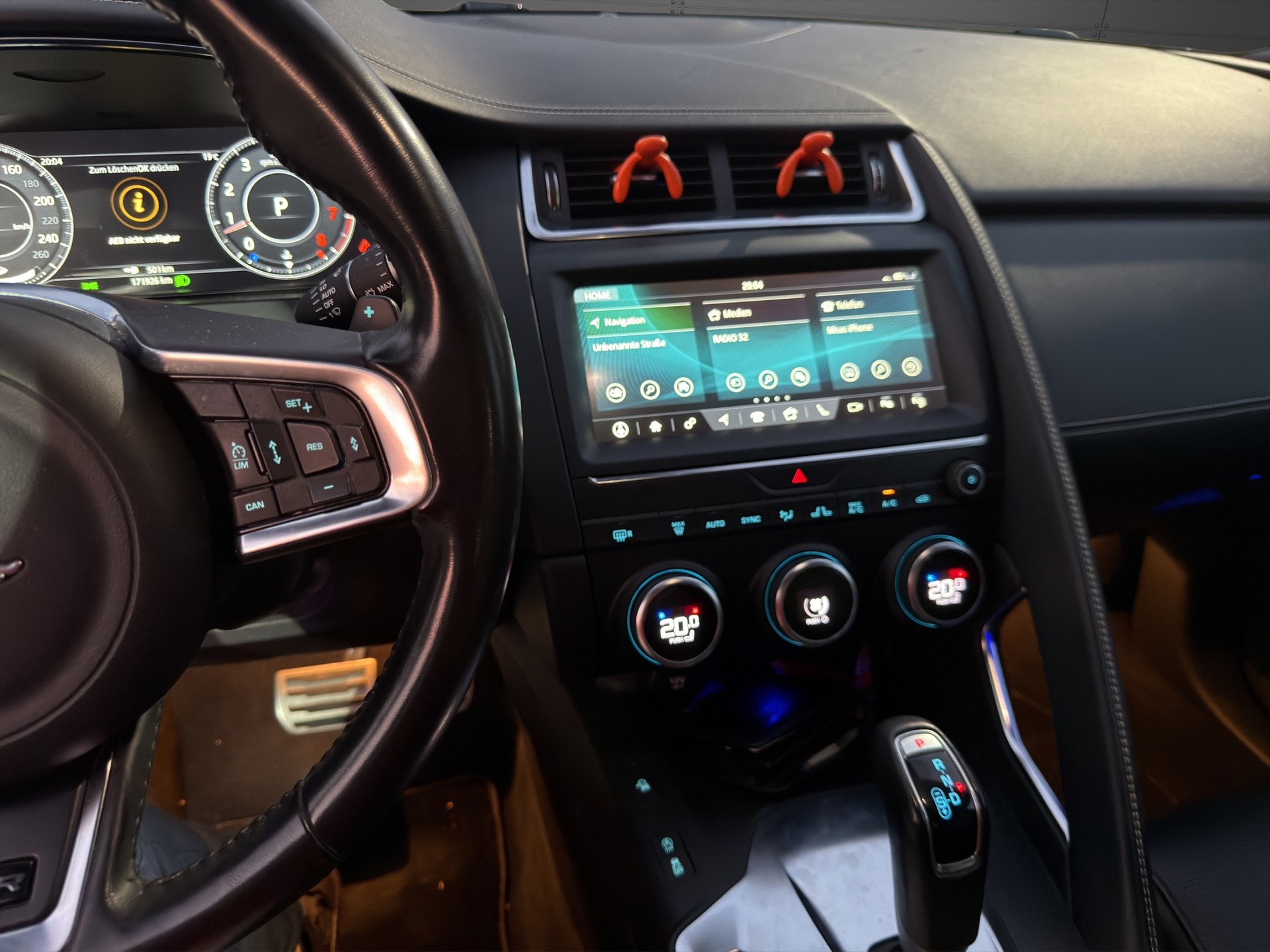 JAGUAR E-Pace 2.0 P300 HSE AWD Automatik-image-14