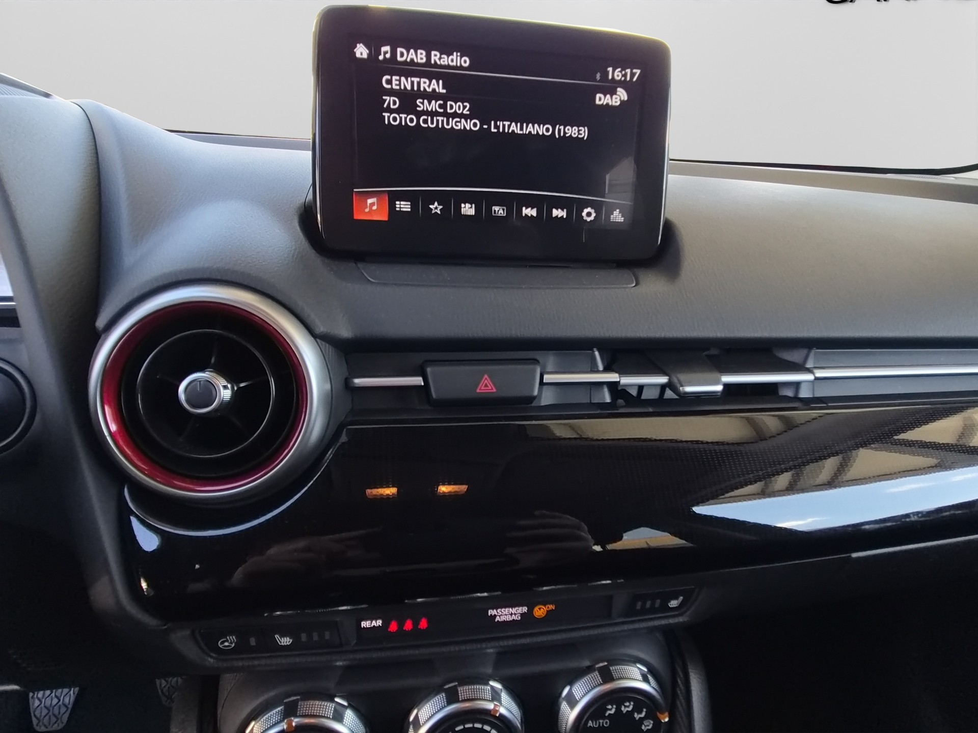 MAZDA 2 1.5 115 Homura-image-19