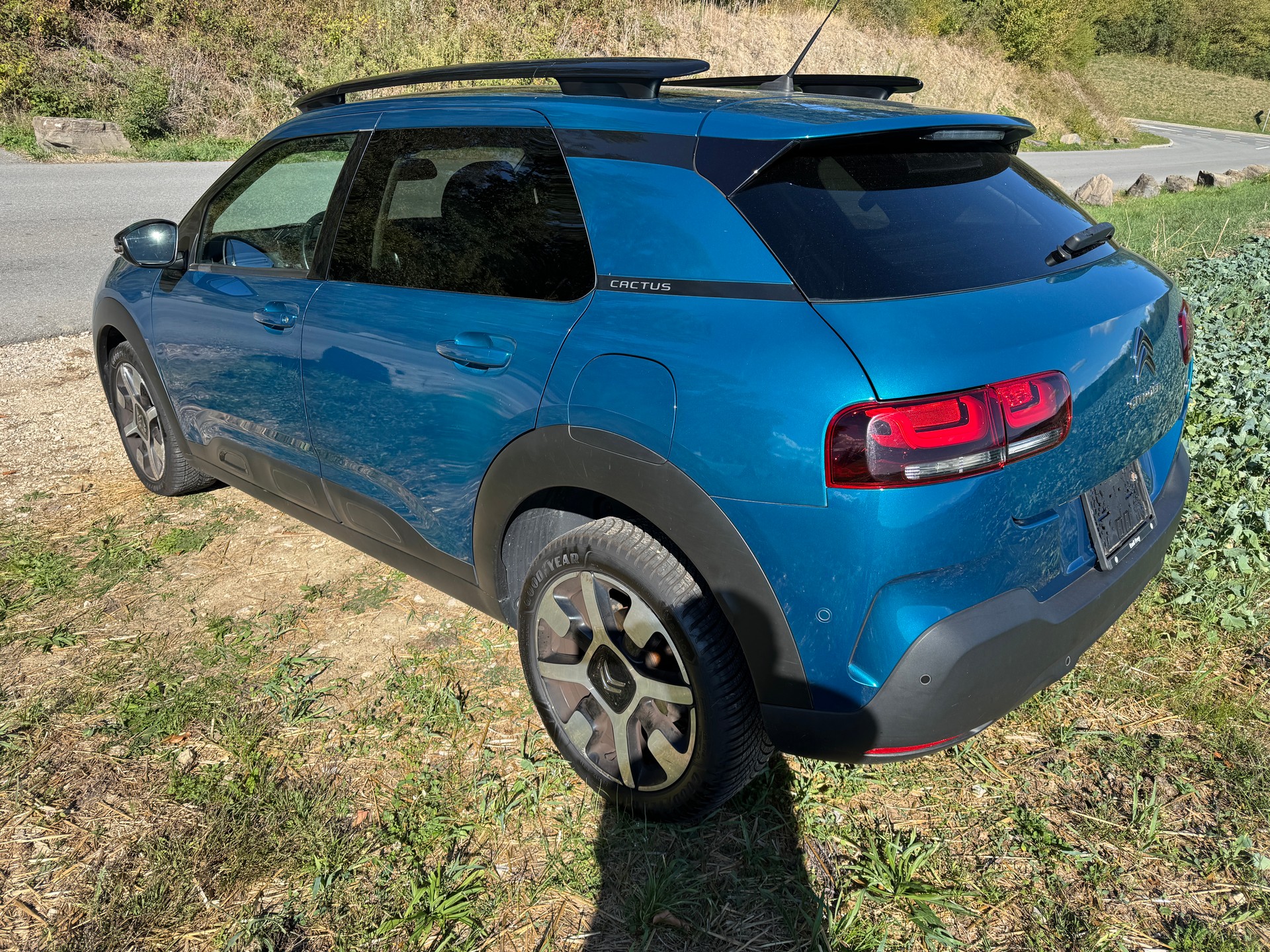 CITROEN C4 Cactus 1.2 Pure Tech Shine EAT6-image-7