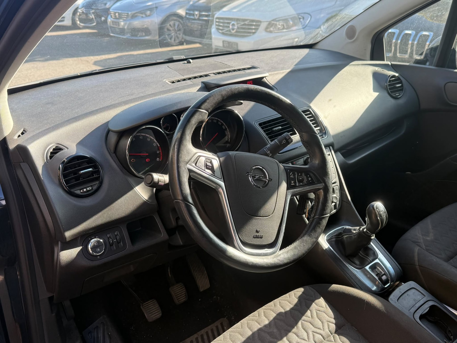 OPEL Meriva 1.4 Turbo Cosmo-image-9