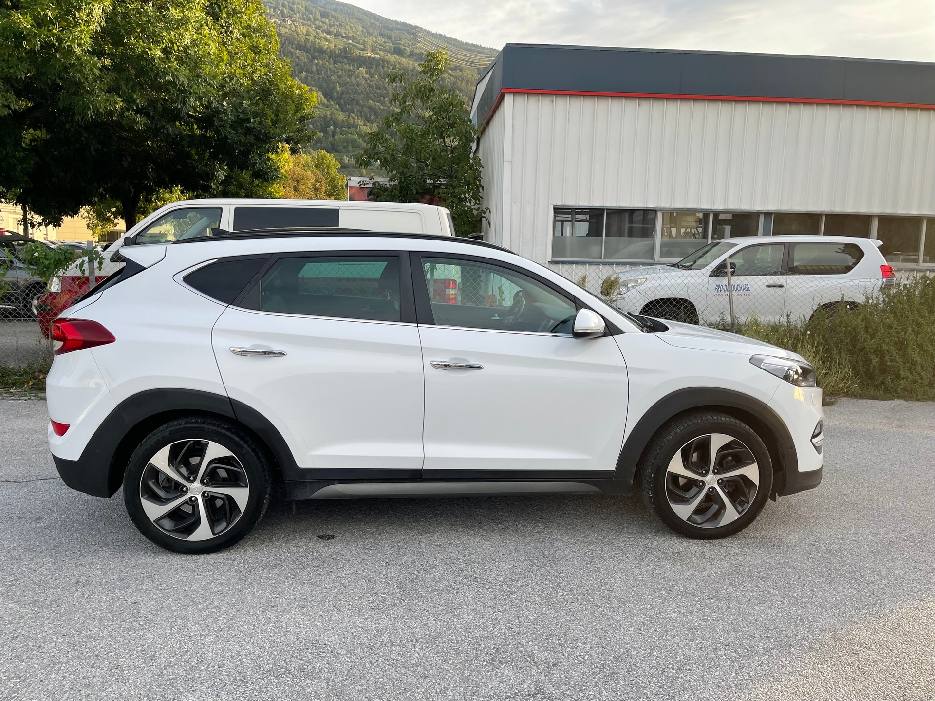 HYUNDAI Tucson 2.0 CRDI Vertex 4WD Automatic-image-9