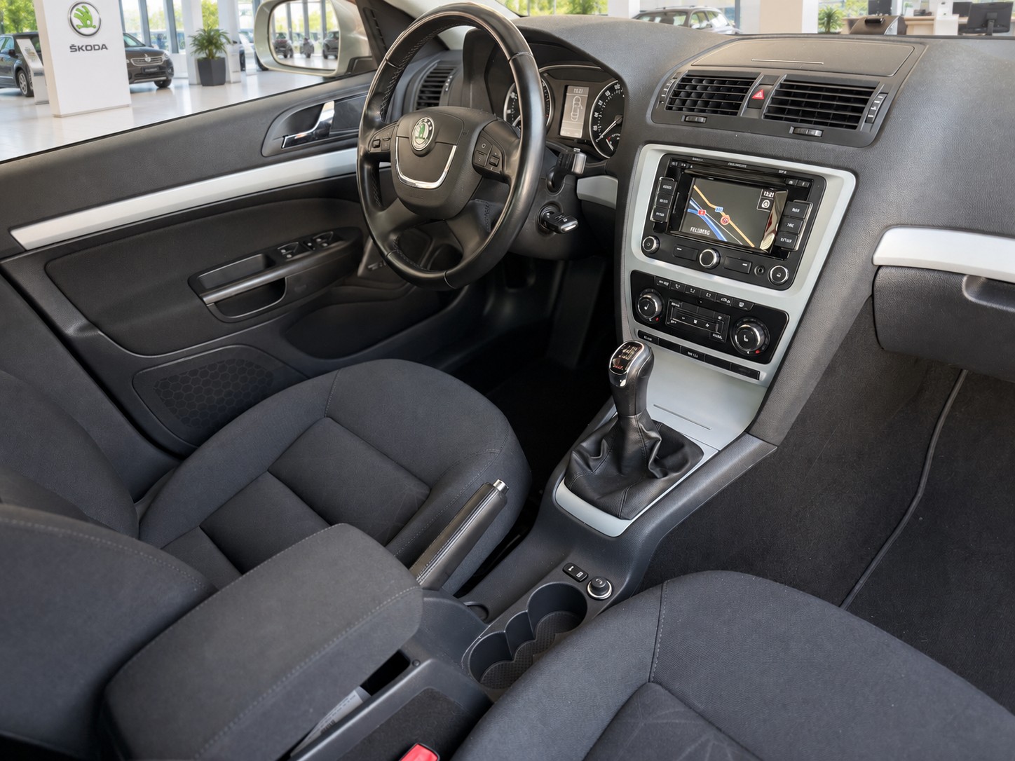 SKODA Octavia Combi 1.8 TSI Swiss Adventure 4x4-image-7