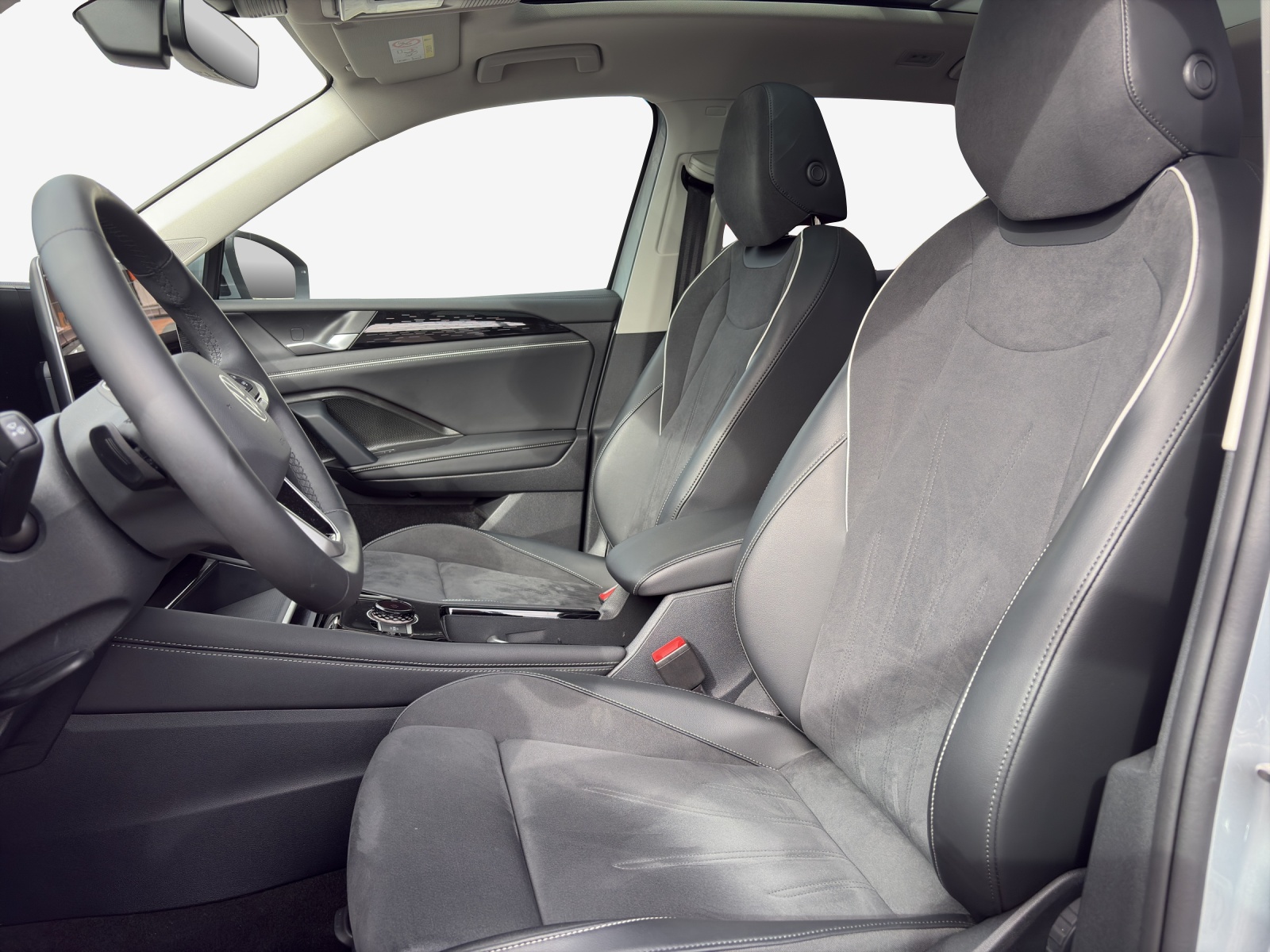 VW Tiguan 2.0 TSI DSG Elegance 4Motion-image-7