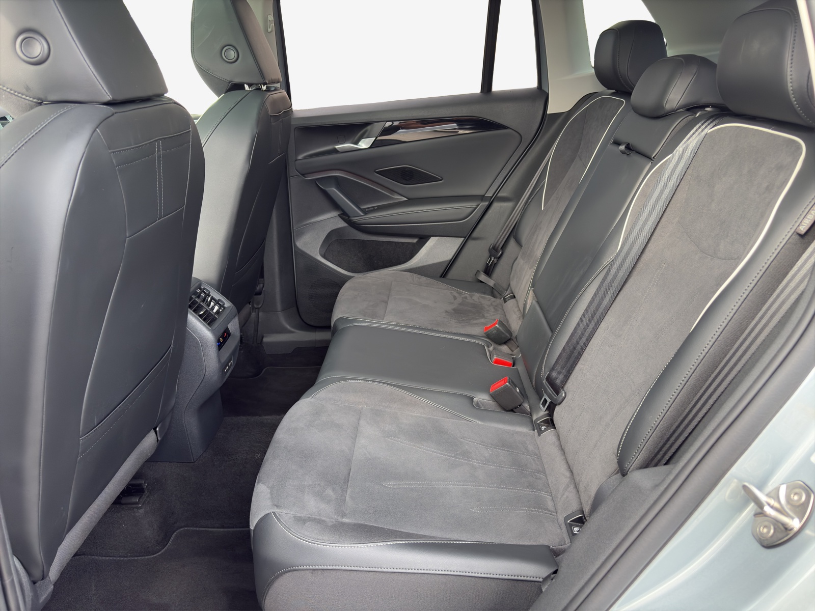 VW Tiguan 2.0 TSI DSG Elegance 4Motion-image-11