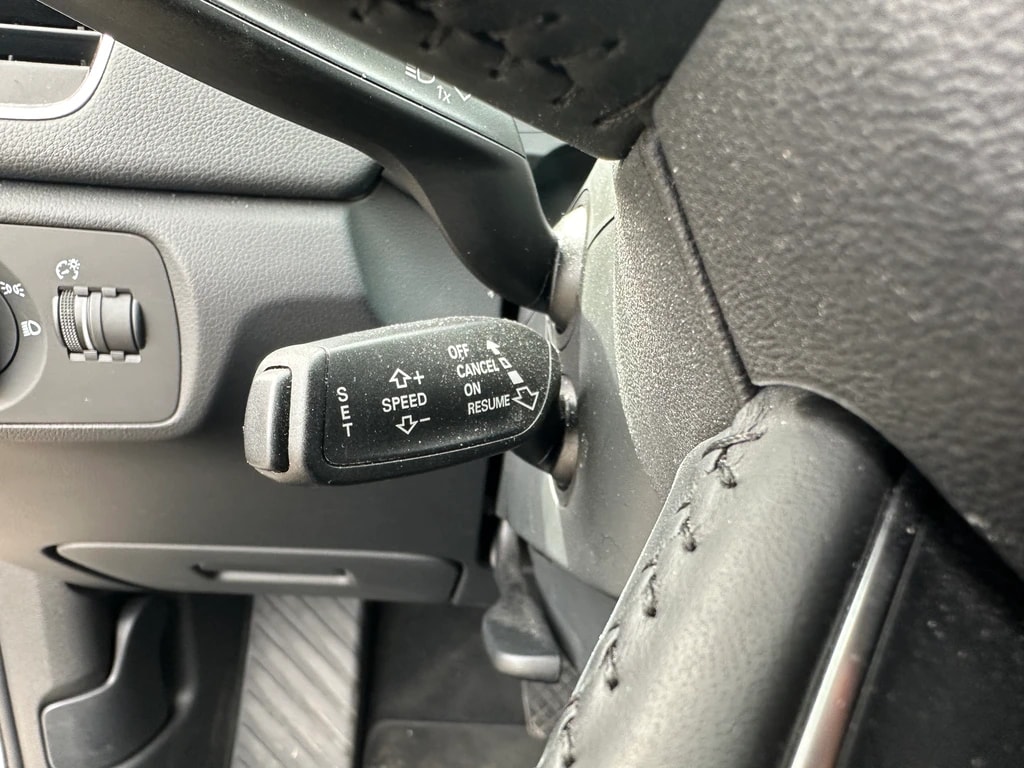 AUDI Q3 2.0 TDI quattro S-tronic-image-12