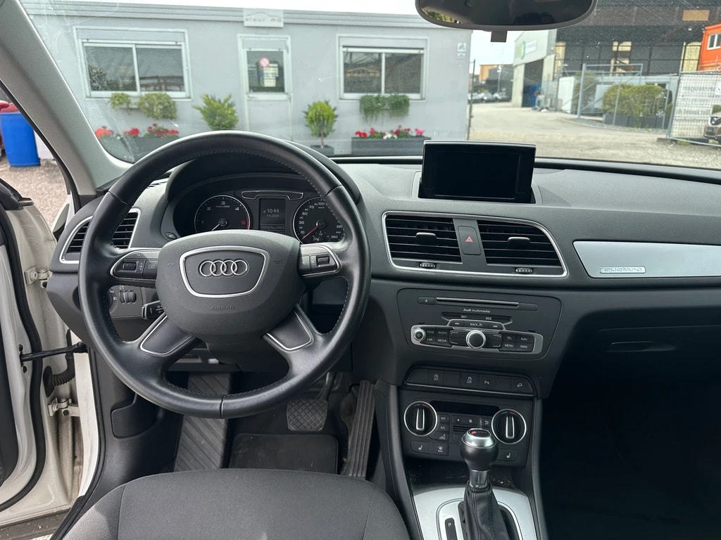 AUDI Q3 2.0 TDI quattro S-tronic-image-10