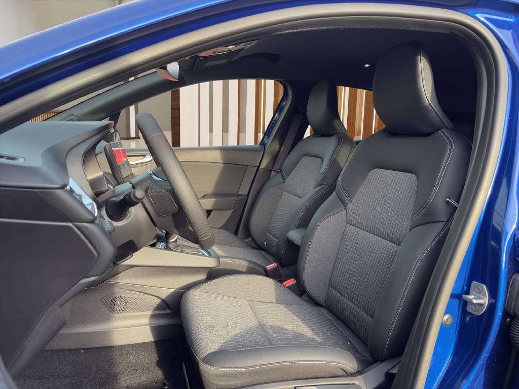 MITSUBISHI Colt 1.6 HEV Intense-image-8