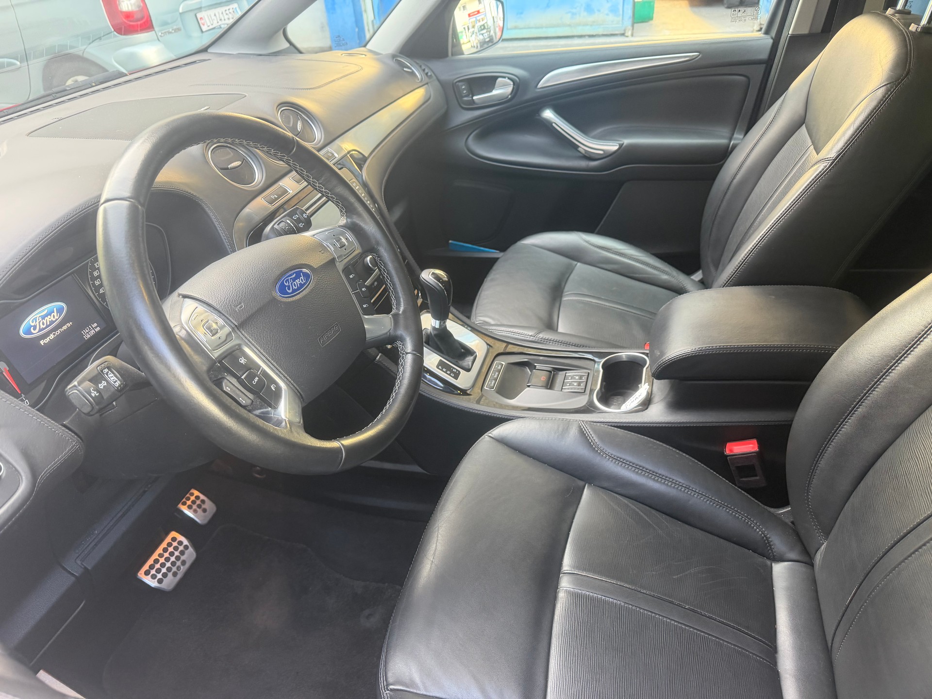 FORD S-Max 2.2 TDCi TitaniumS Automatic-image-3