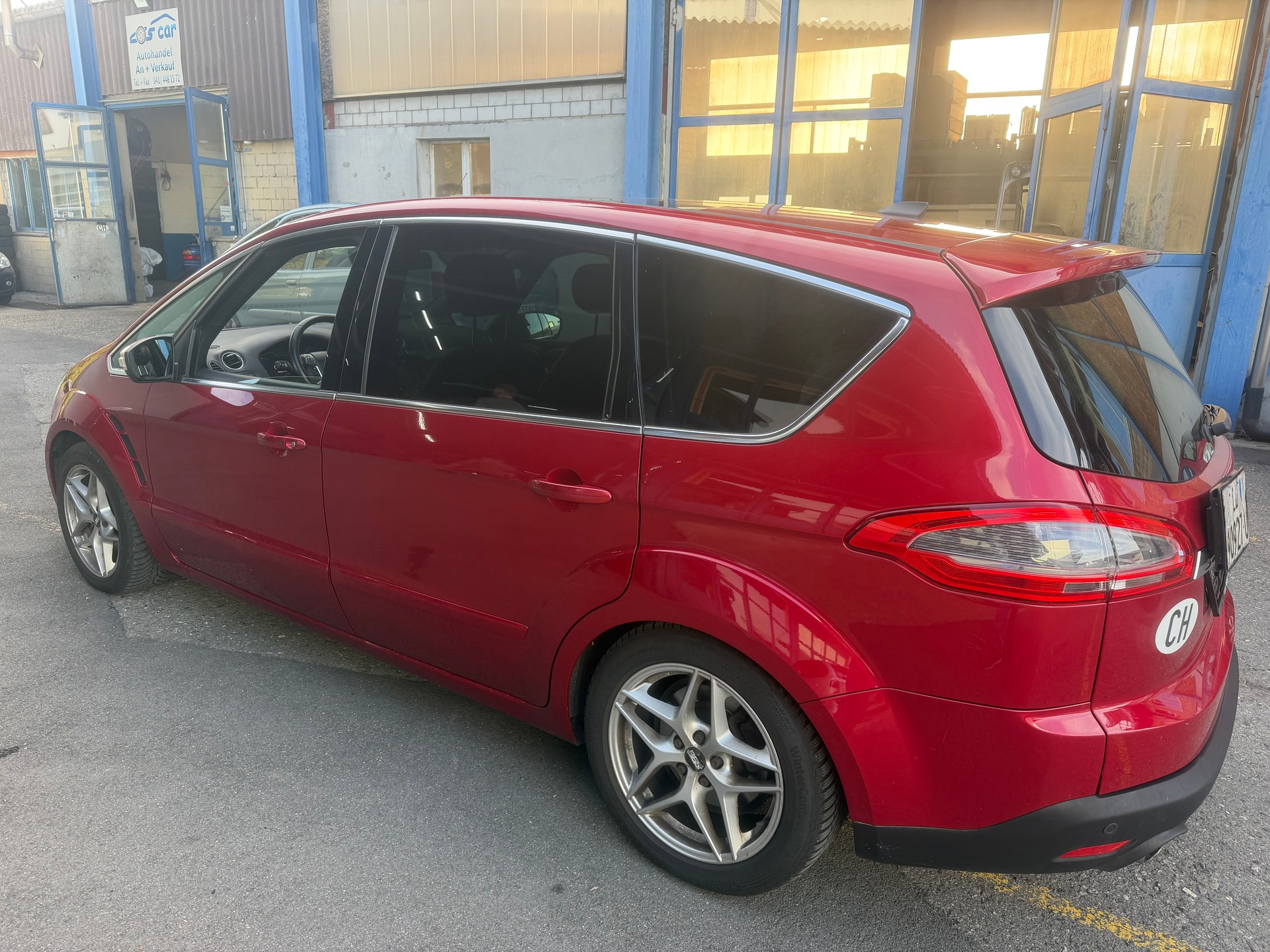 FORD S-Max 2.2 TDCi TitaniumS Automatic-image-2