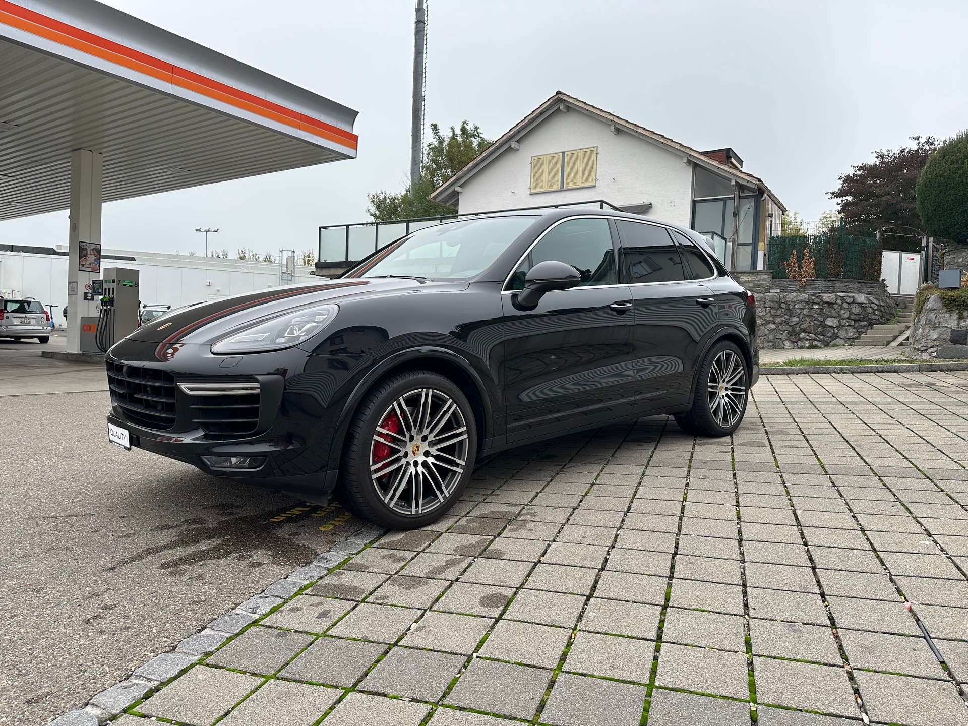PORSCHE Cayenne Turbo