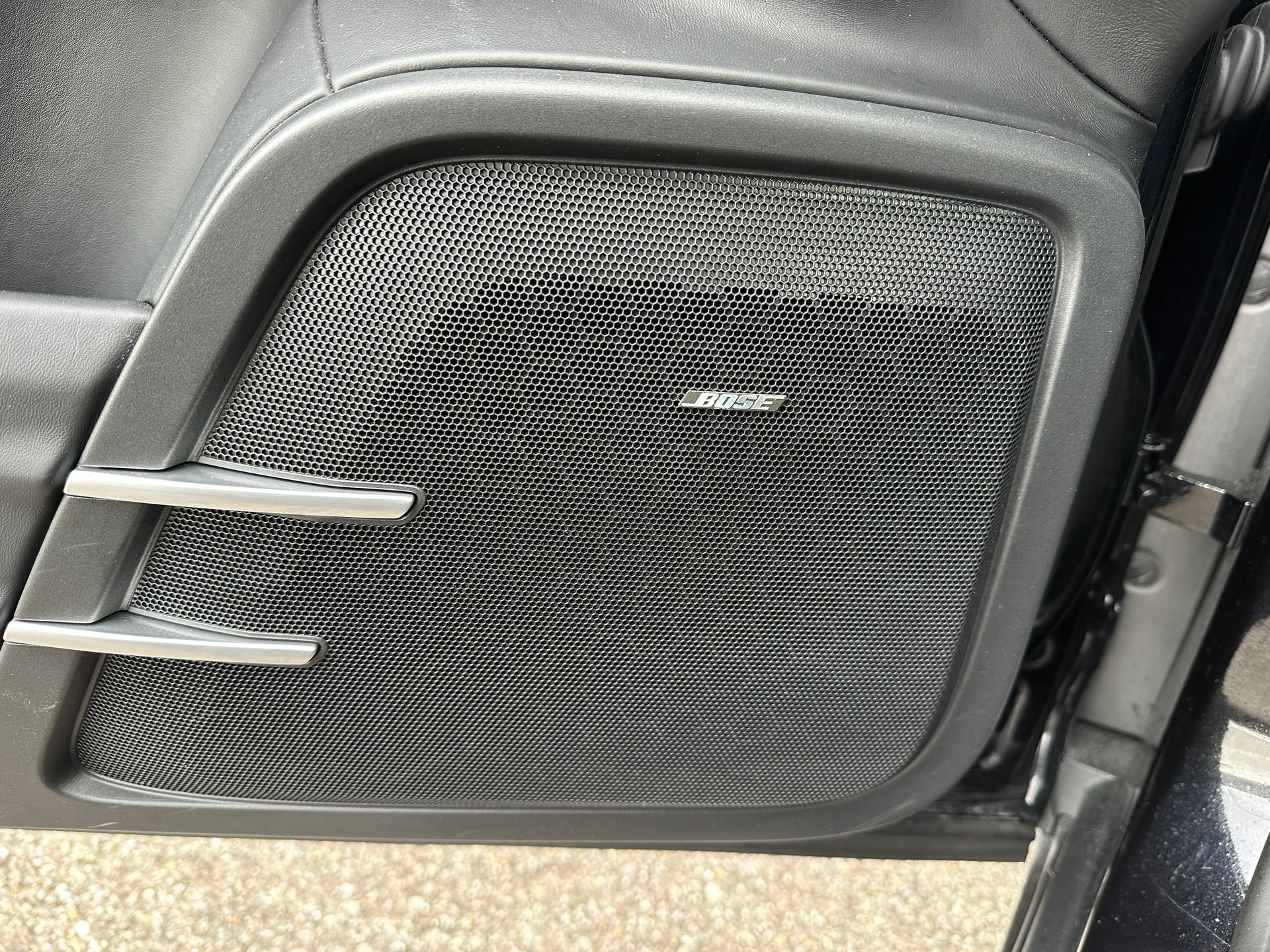 PORSCHE Cayenne Turbo-image-15