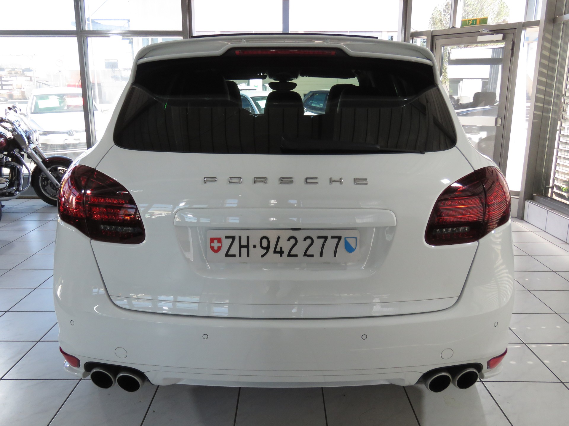 PORSCHE Cayenne Turbo Automat (AHK 3.5 t)-image-4