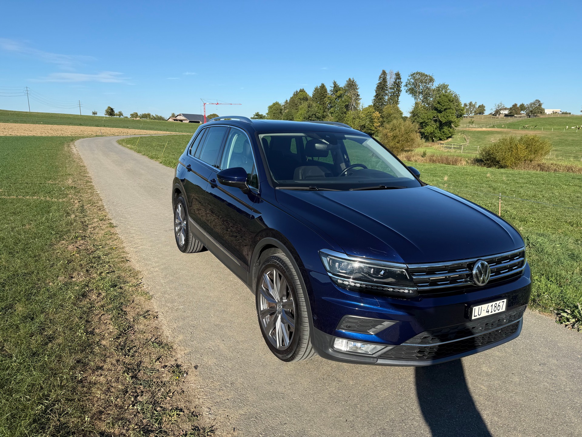 VW 2.0 TDI SCR Highline DSG, 240 PS, MFK &Service neu, AHK, 8-fach-image-1