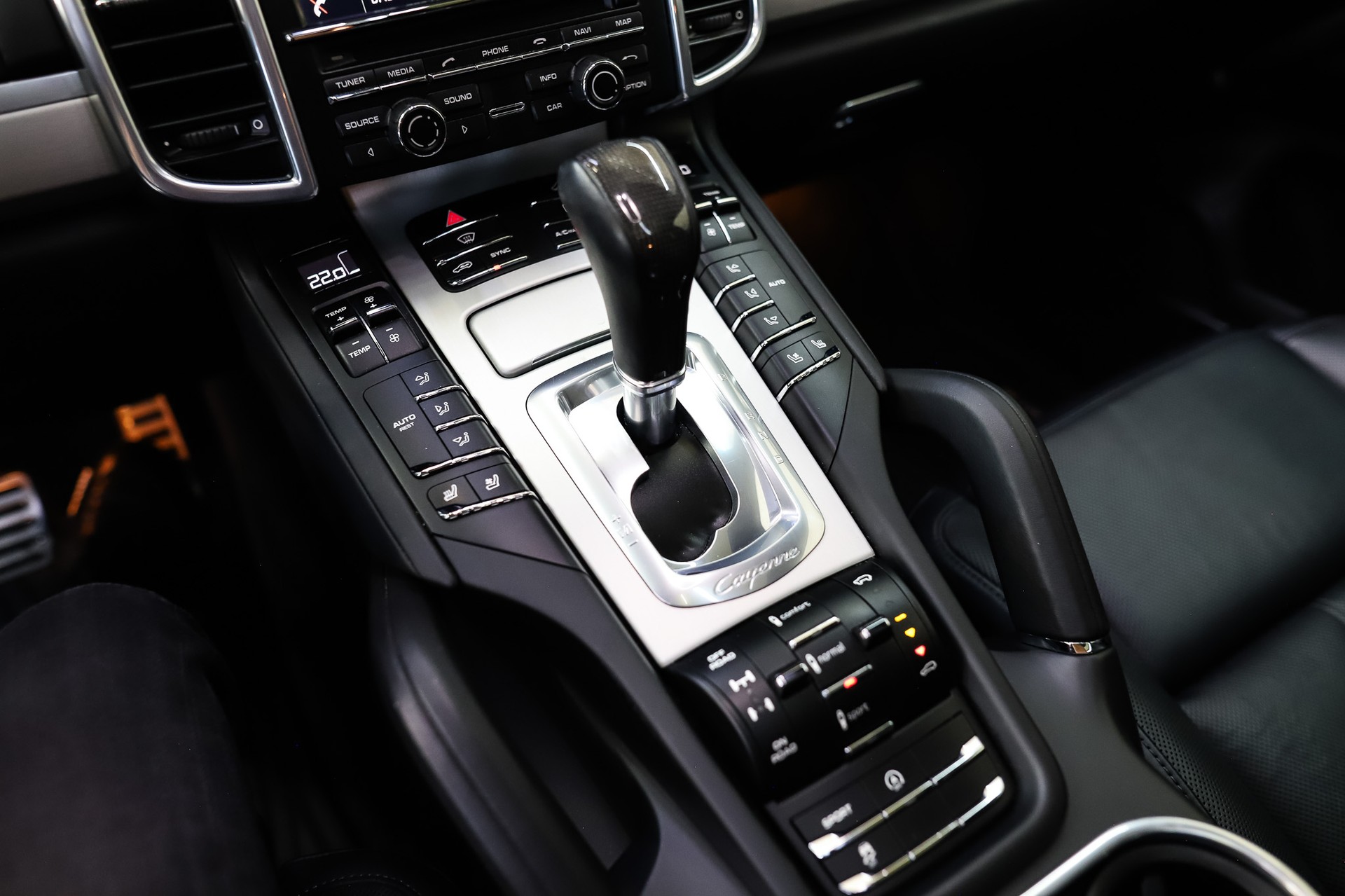 PORSCHE Cayenne S Diesel * Porsche Approved Garantie *-image-11