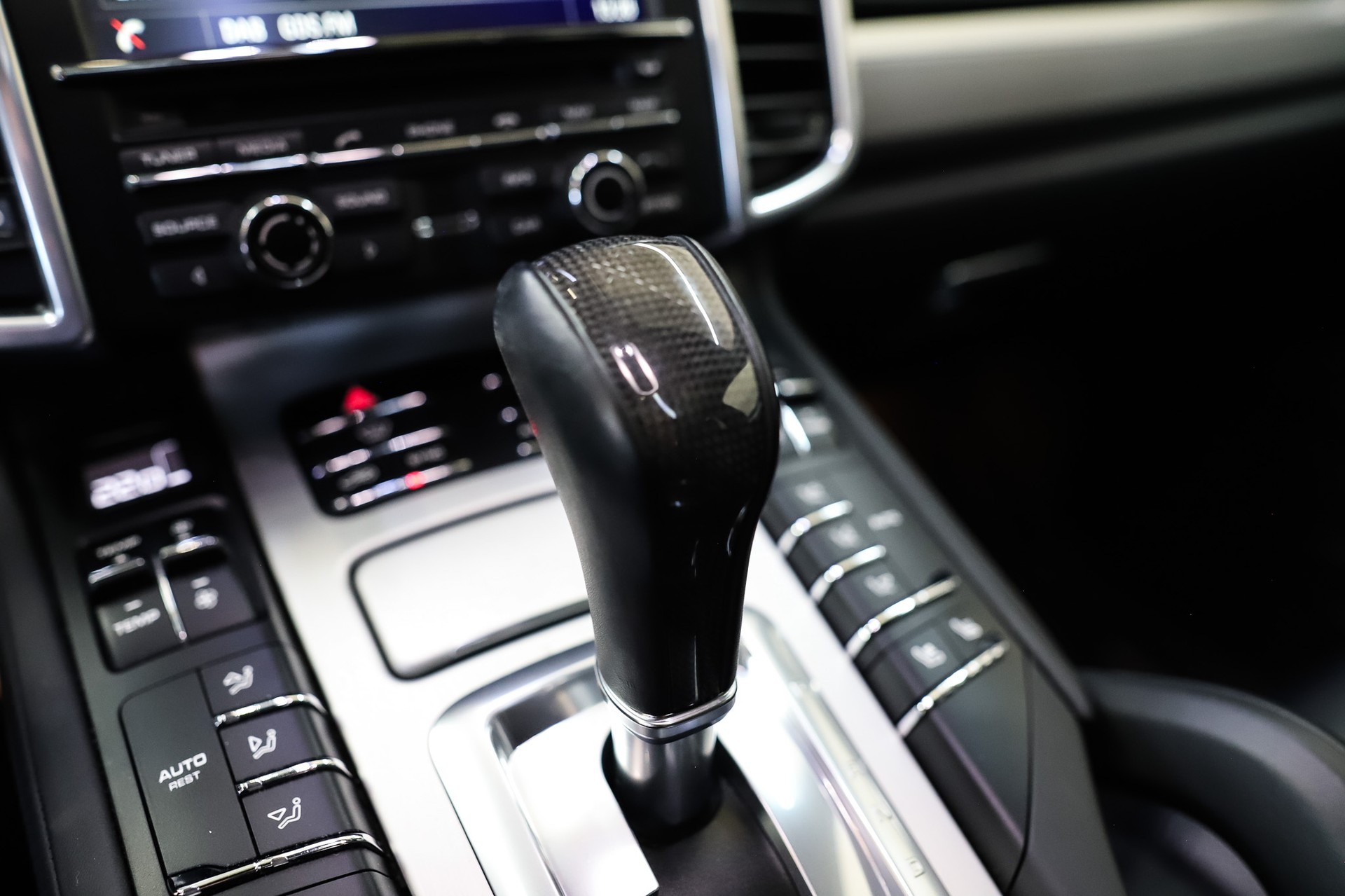 PORSCHE Cayenne S Diesel * Porsche Approved Garantie *-image-12