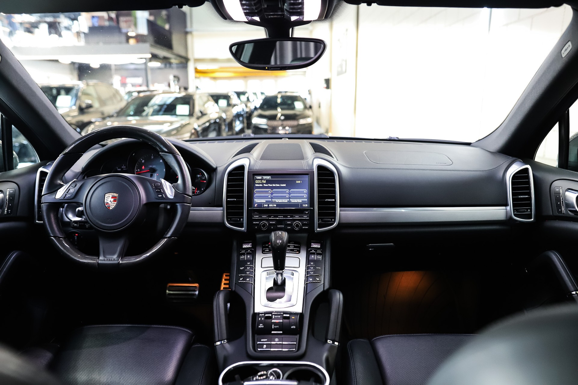 PORSCHE Cayenne S Diesel * Porsche Approved Garantie *-image-19
