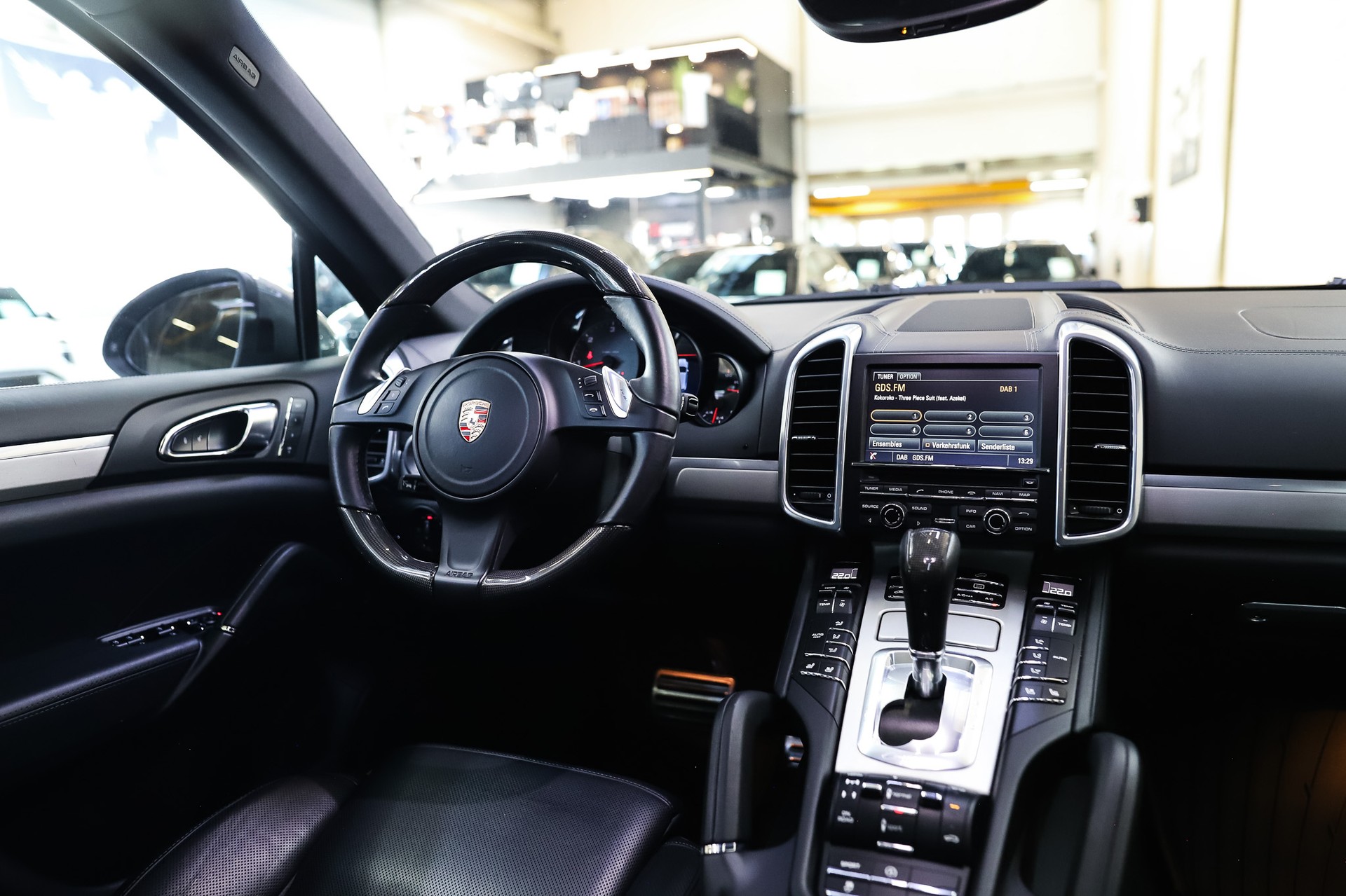 PORSCHE Cayenne S Diesel * Porsche Approved Garantie *-image-20