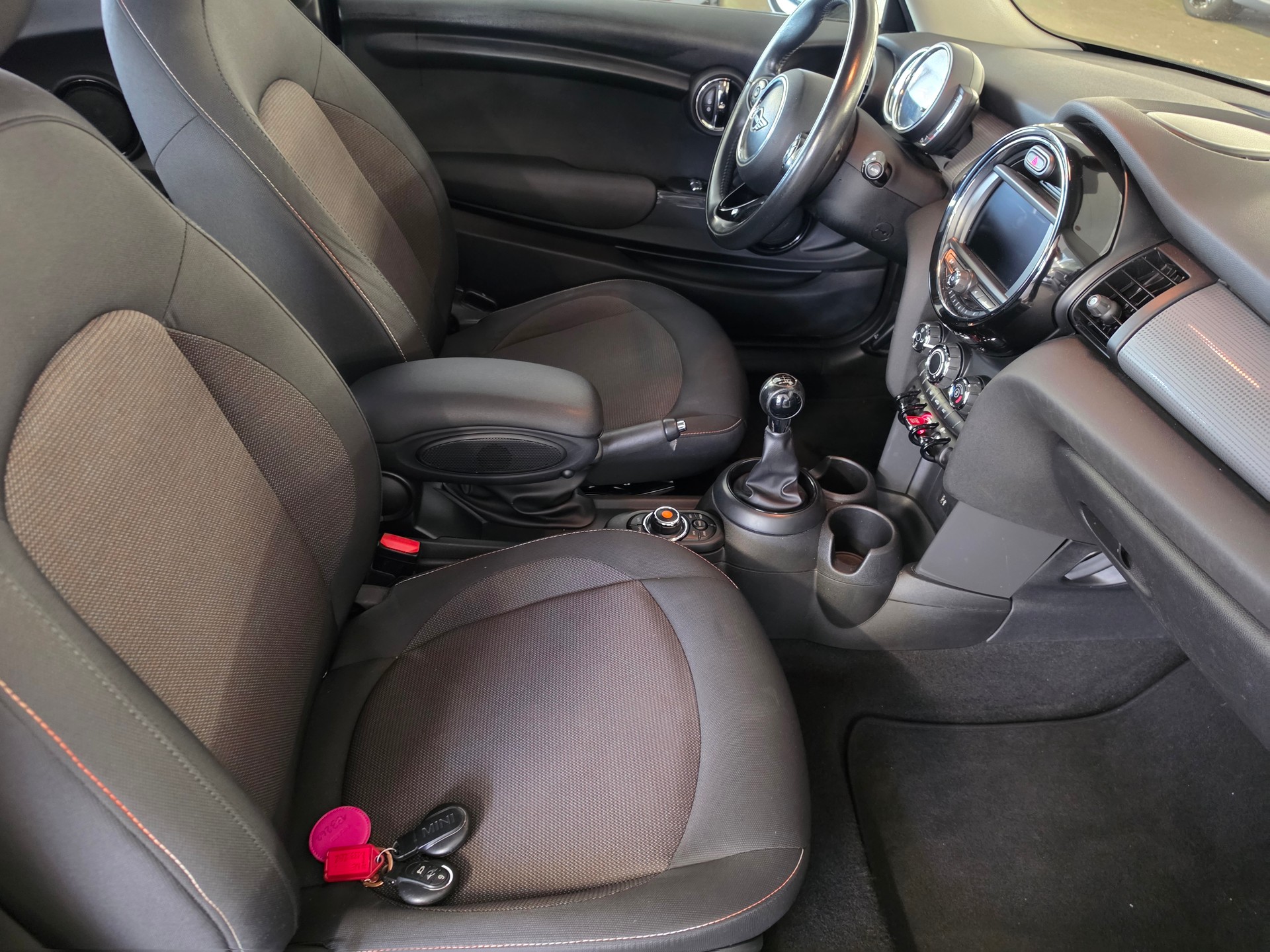 MINI Cooper-image-13