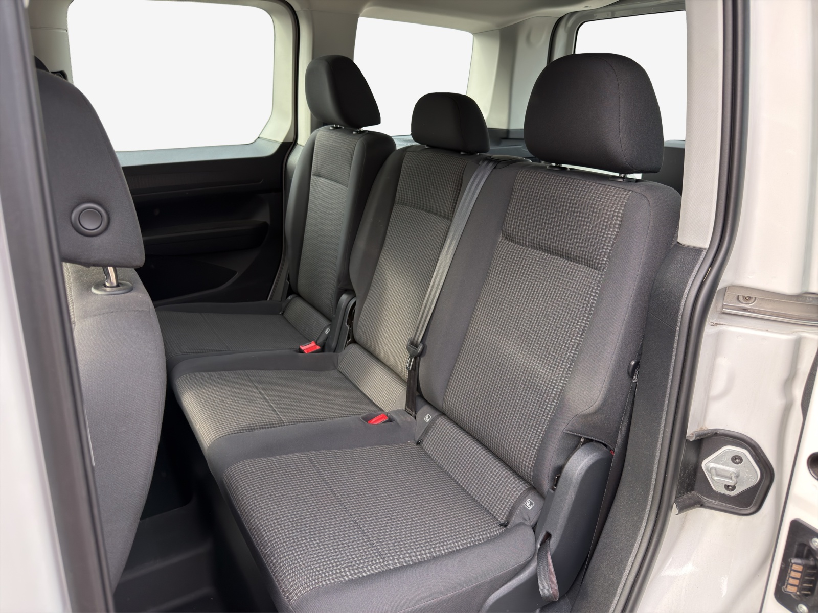 VW Caddy 2.0 TDI 4Motion-image-11