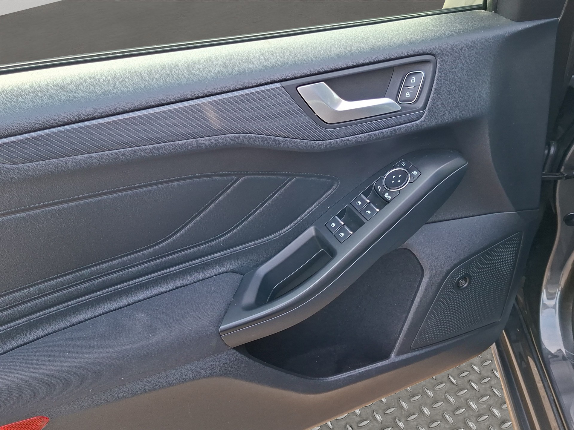 FORD Focus 1.5 SCTi ST Line Automatic-image-7