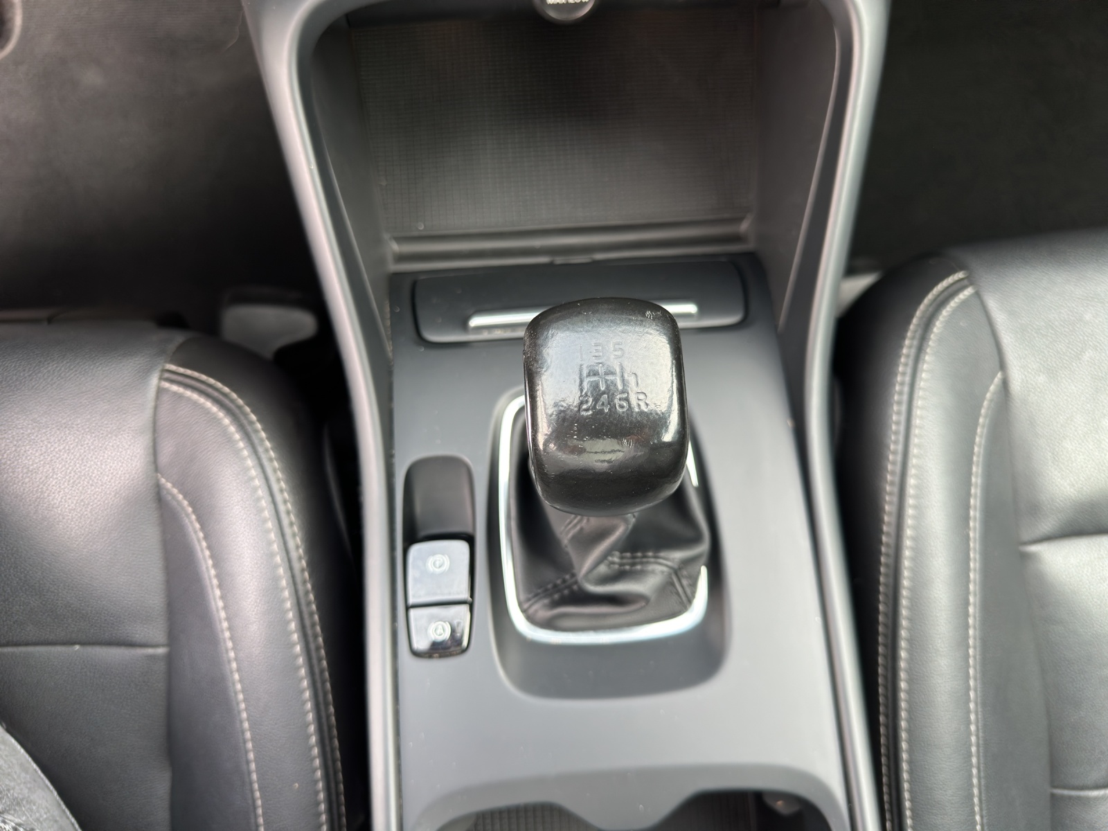 VOLVO XC40 T3 Momentum-image-12