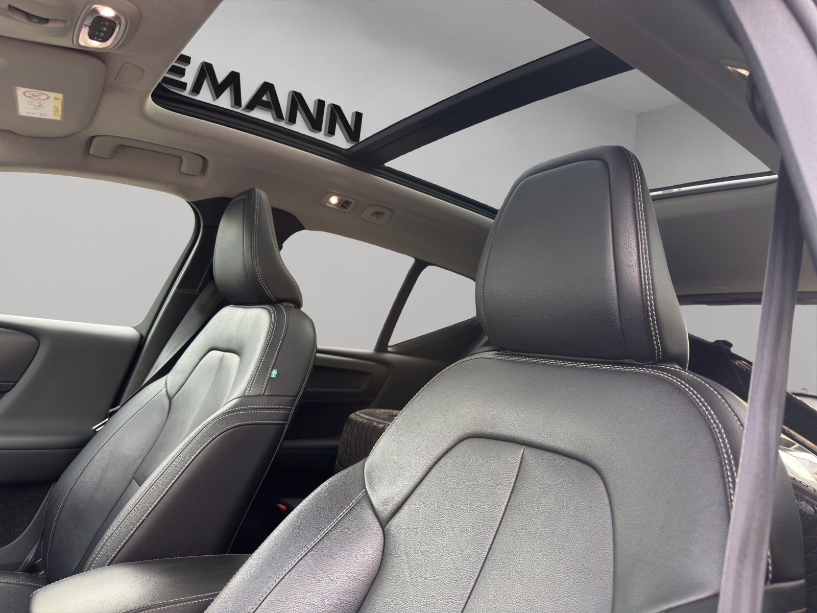 VOLVO XC40 T3 Momentum-image-14