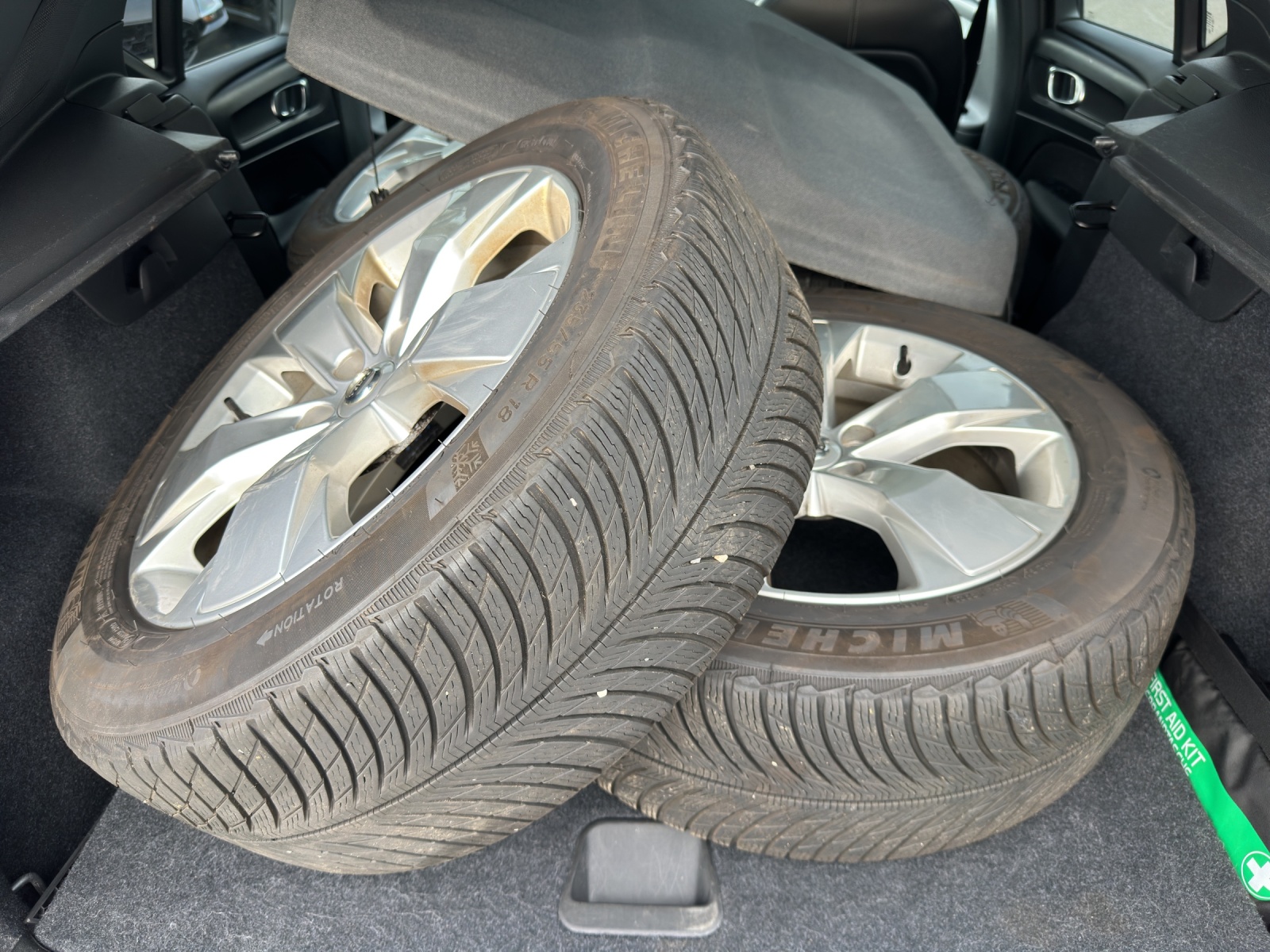 VOLVO XC40 T3 Momentum-image-16