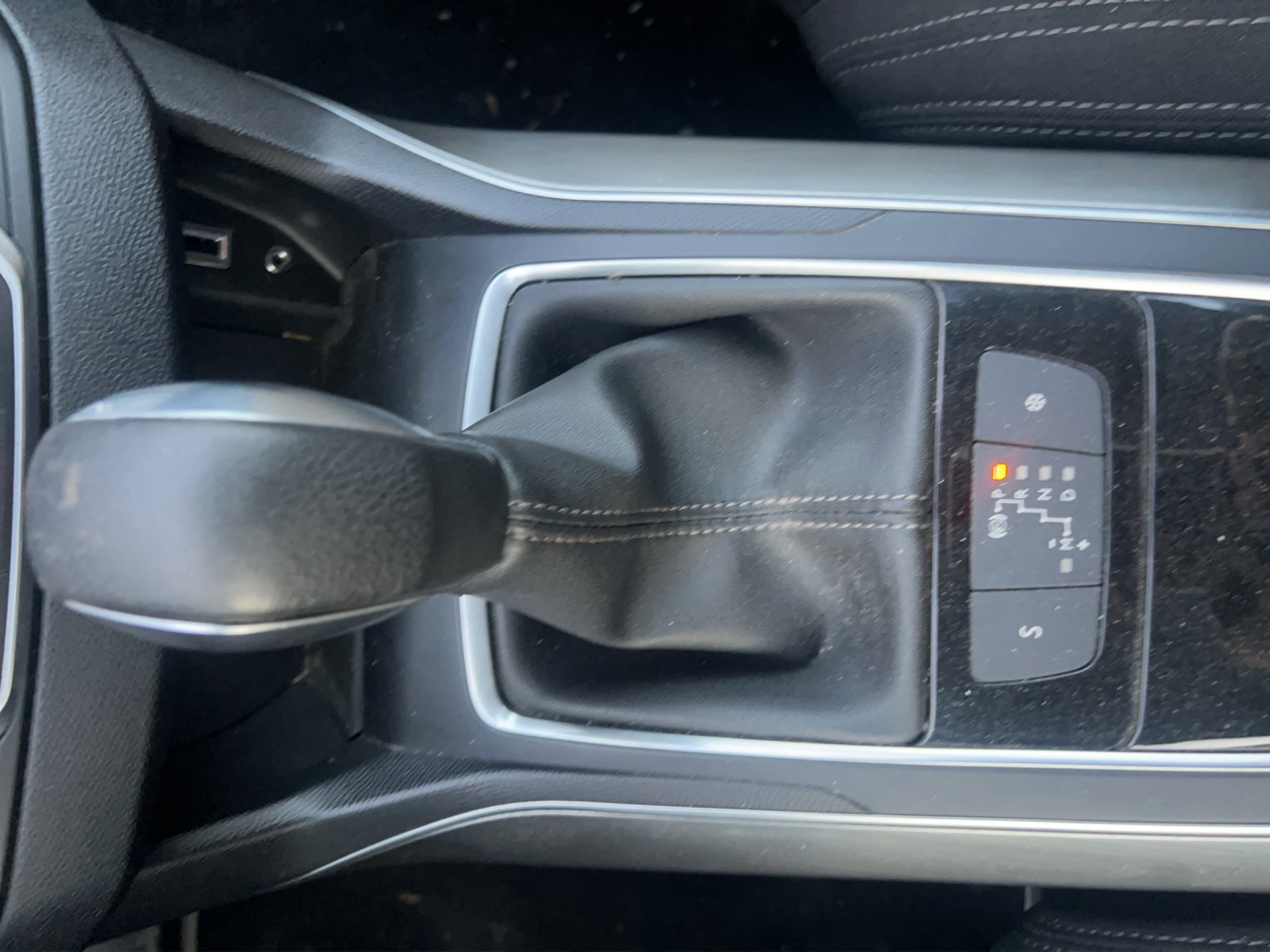 PEUGEOT 308 2.0 BlueHDI Allure Automatic-image-11