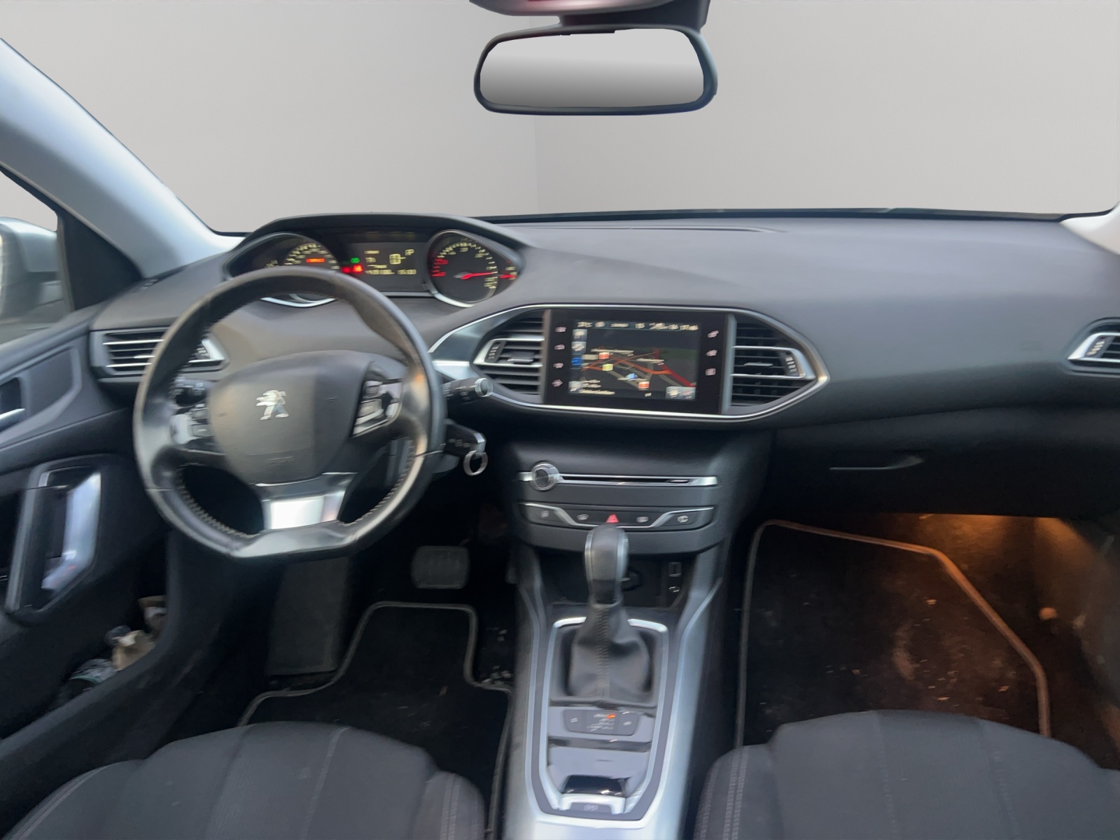 PEUGEOT 308 2.0 BlueHDI Allure Automatic-image-8