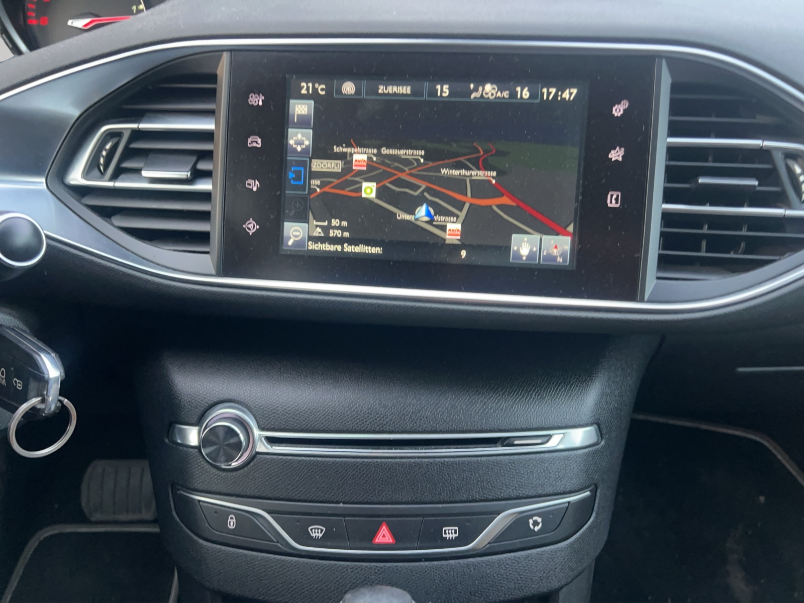 PEUGEOT 308 2.0 BlueHDI Allure Automatic-image-9