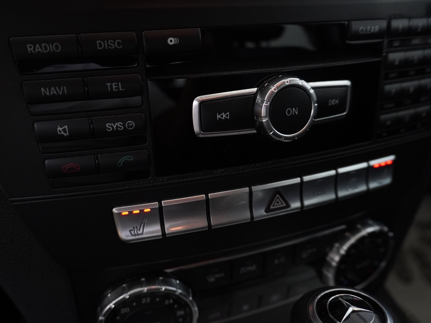 MERCEDES-BENZ C 180 Avantgarde 7G-Tronic-image-7