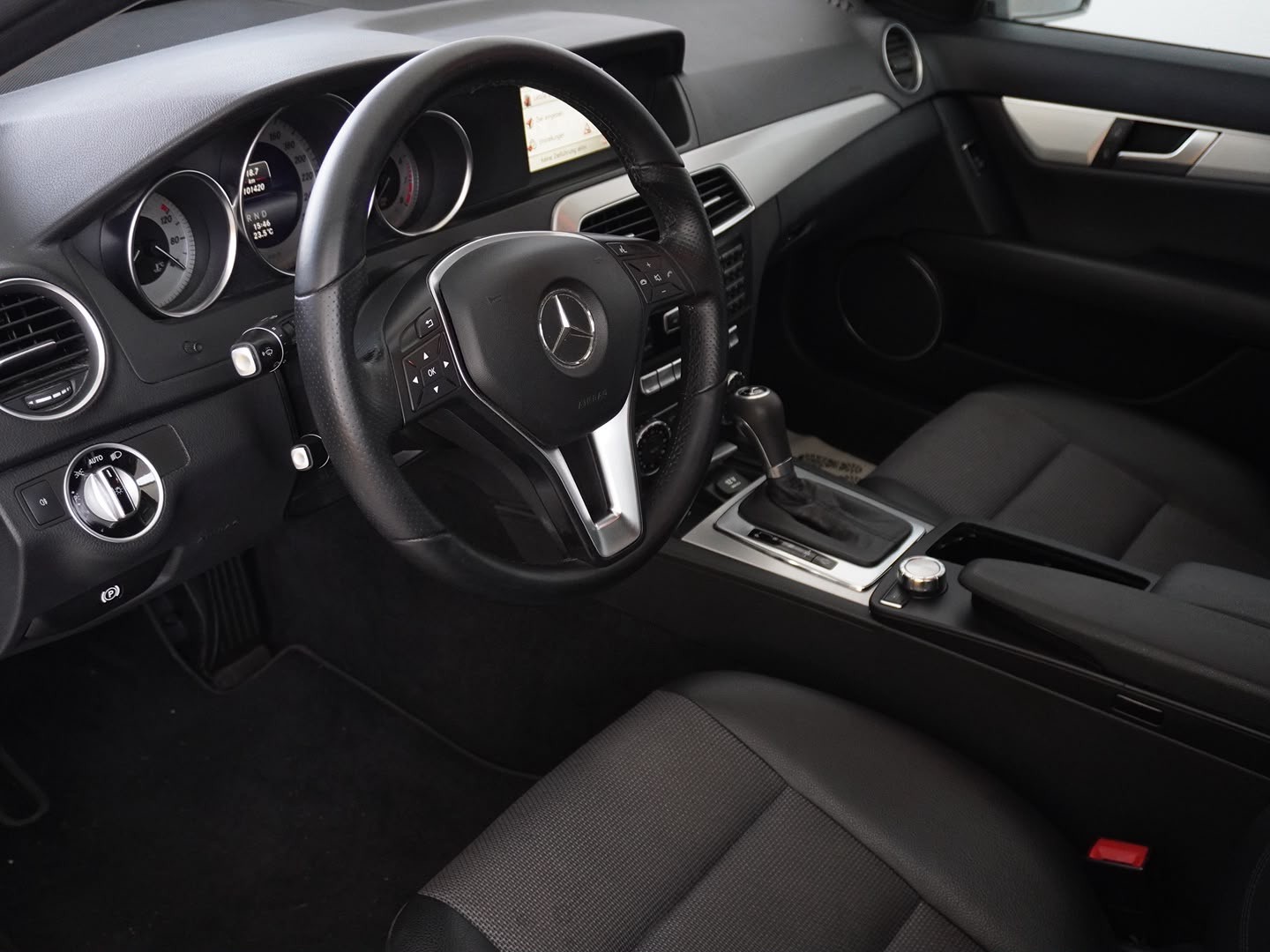MERCEDES-BENZ C 180 Avantgarde 7G-Tronic-image-2