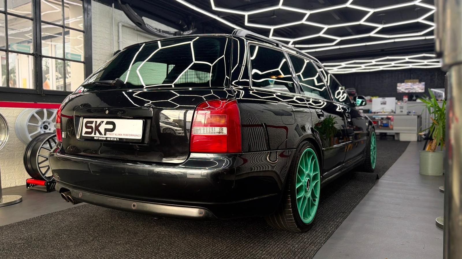 AUDI S4 Avant quattro-image-3