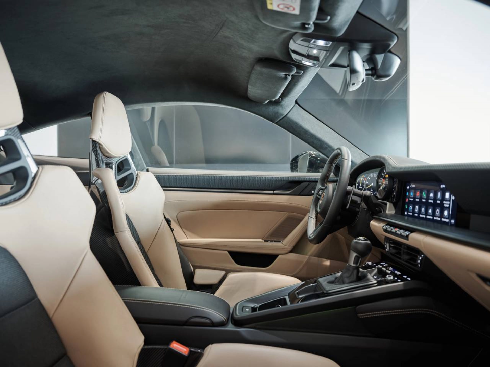PORSCHE 911 GT3 mit Touring-Paket-image-14
