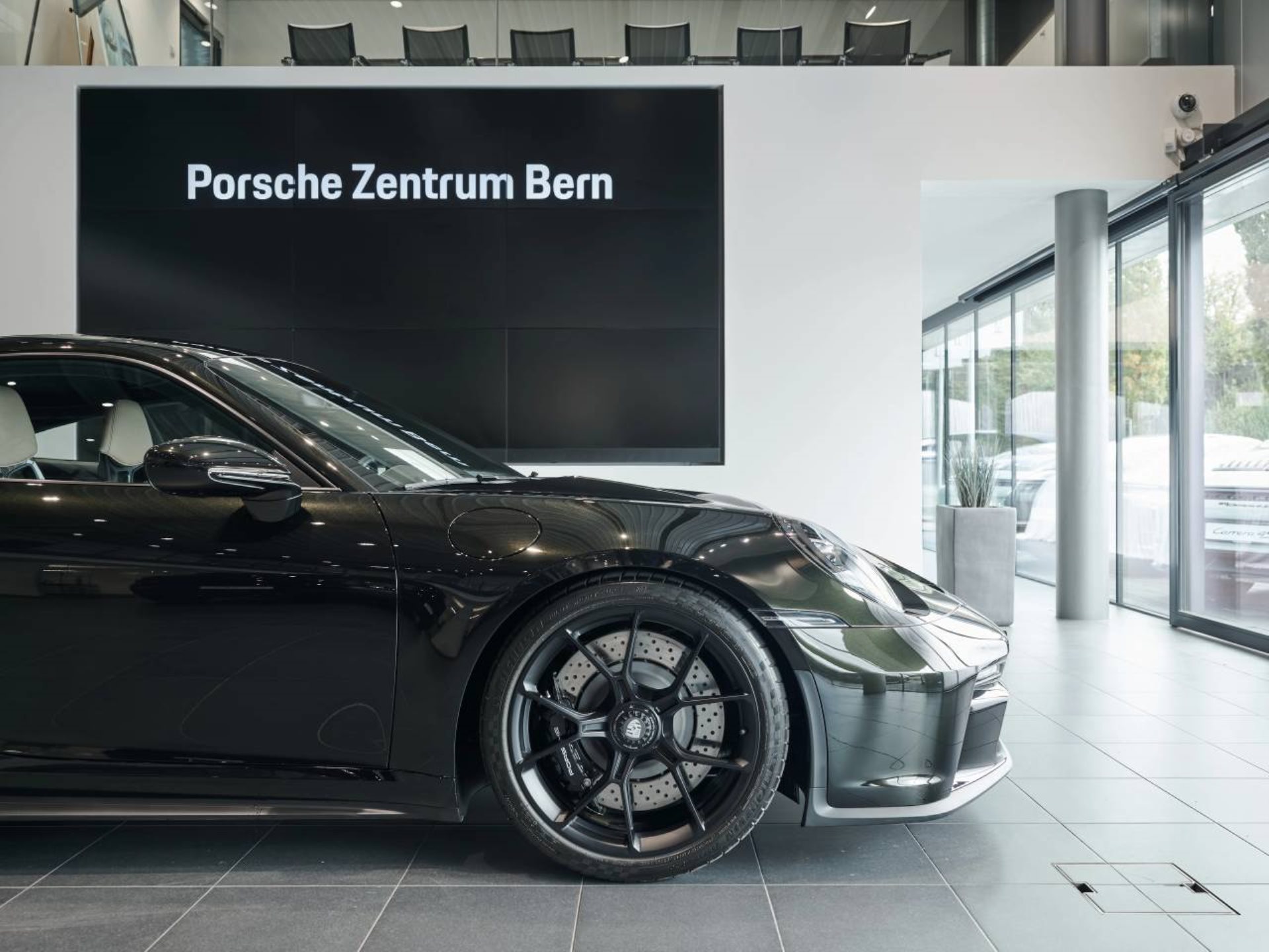 PORSCHE 911 GT3 mit Touring-Paket-image-11