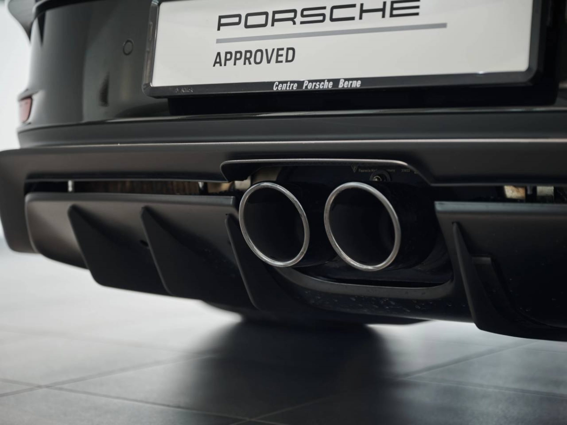 PORSCHE 911 GT3 mit Touring-Paket-image-25